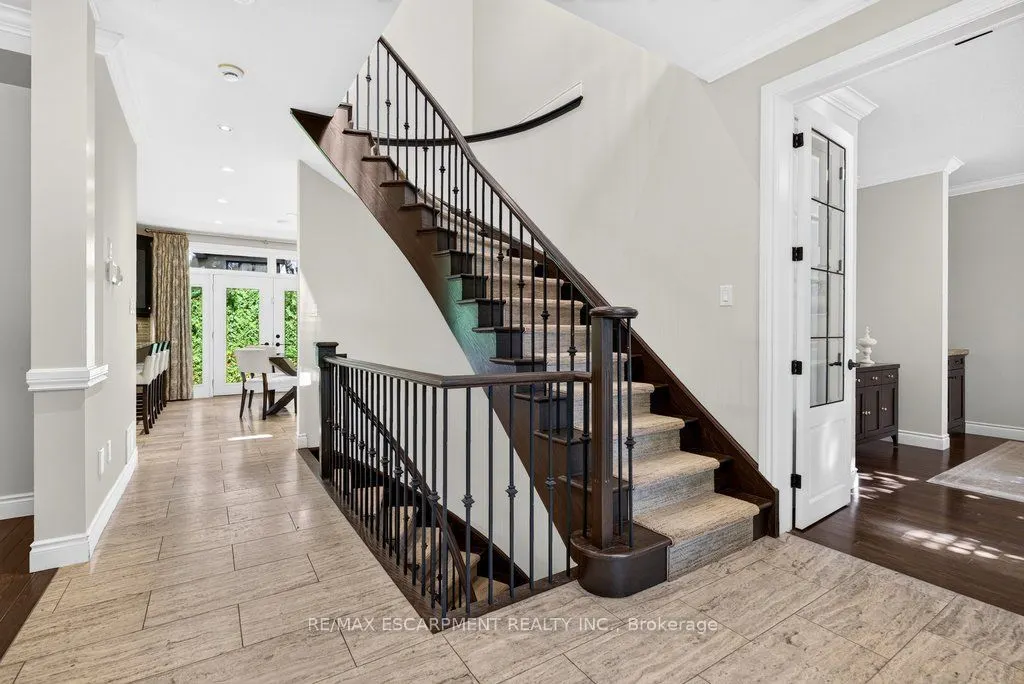 225 Lakeside Avenue