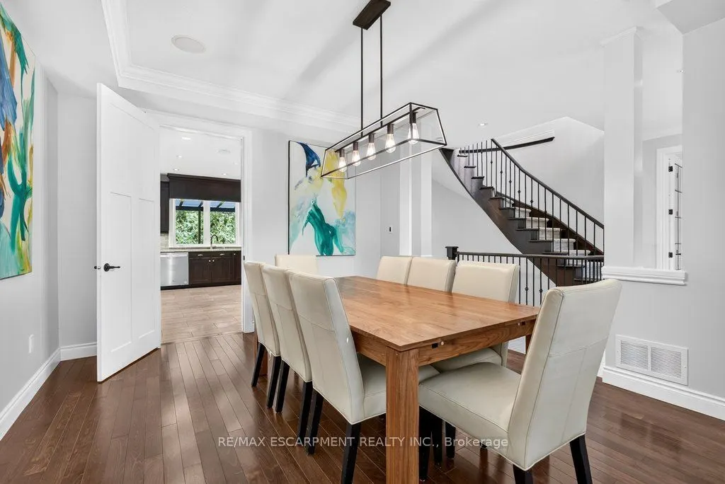 225 Lakeside Avenue