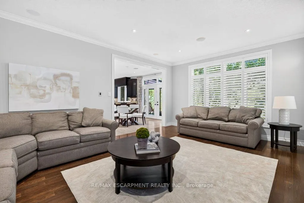 225 Lakeside Avenue