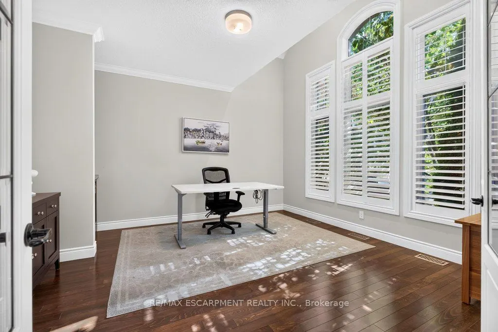 225 Lakeside Avenue