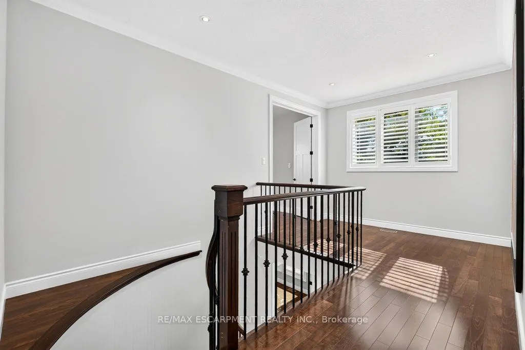 225 Lakeside Avenue