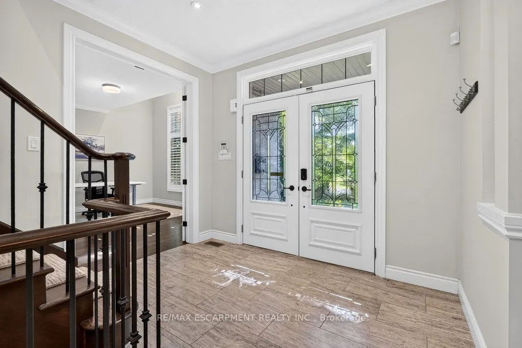 225 Lakeside Avenue