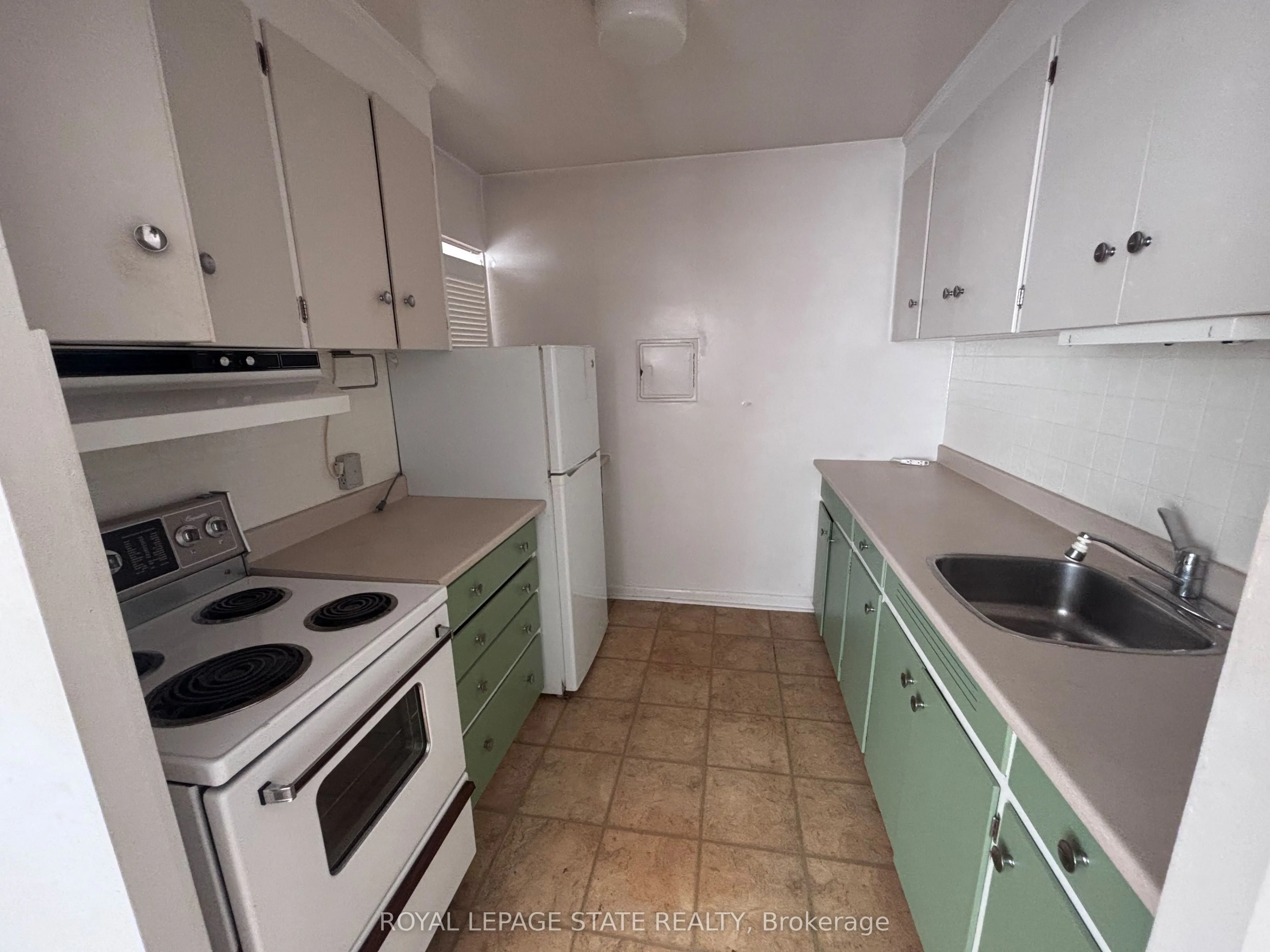 2054 Courtland Drive #404
