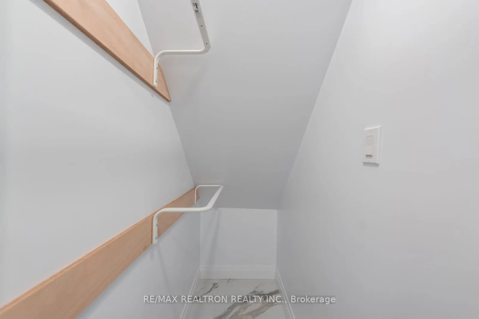10 Hesketh Court #Lower