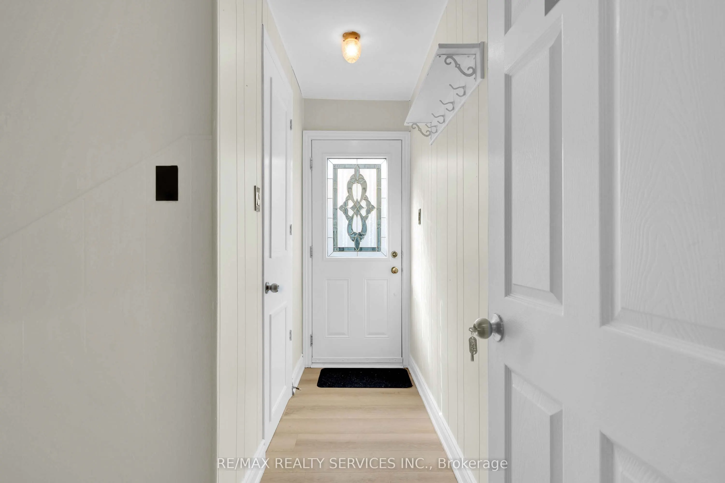 17 Avening Drive