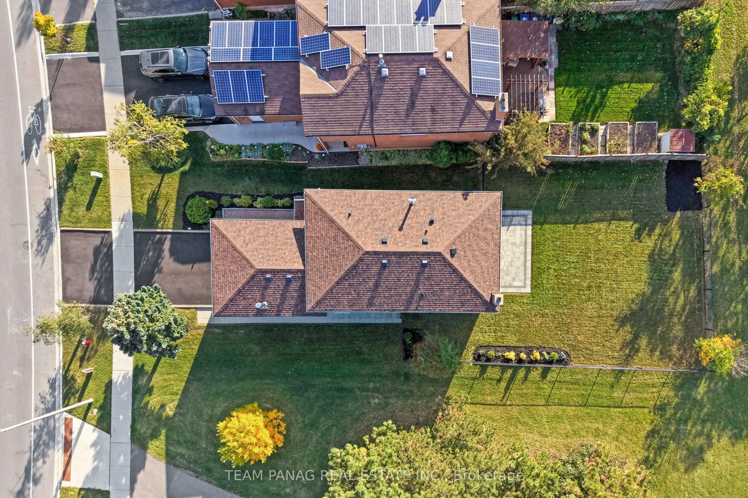 42 Kingknoll Drive