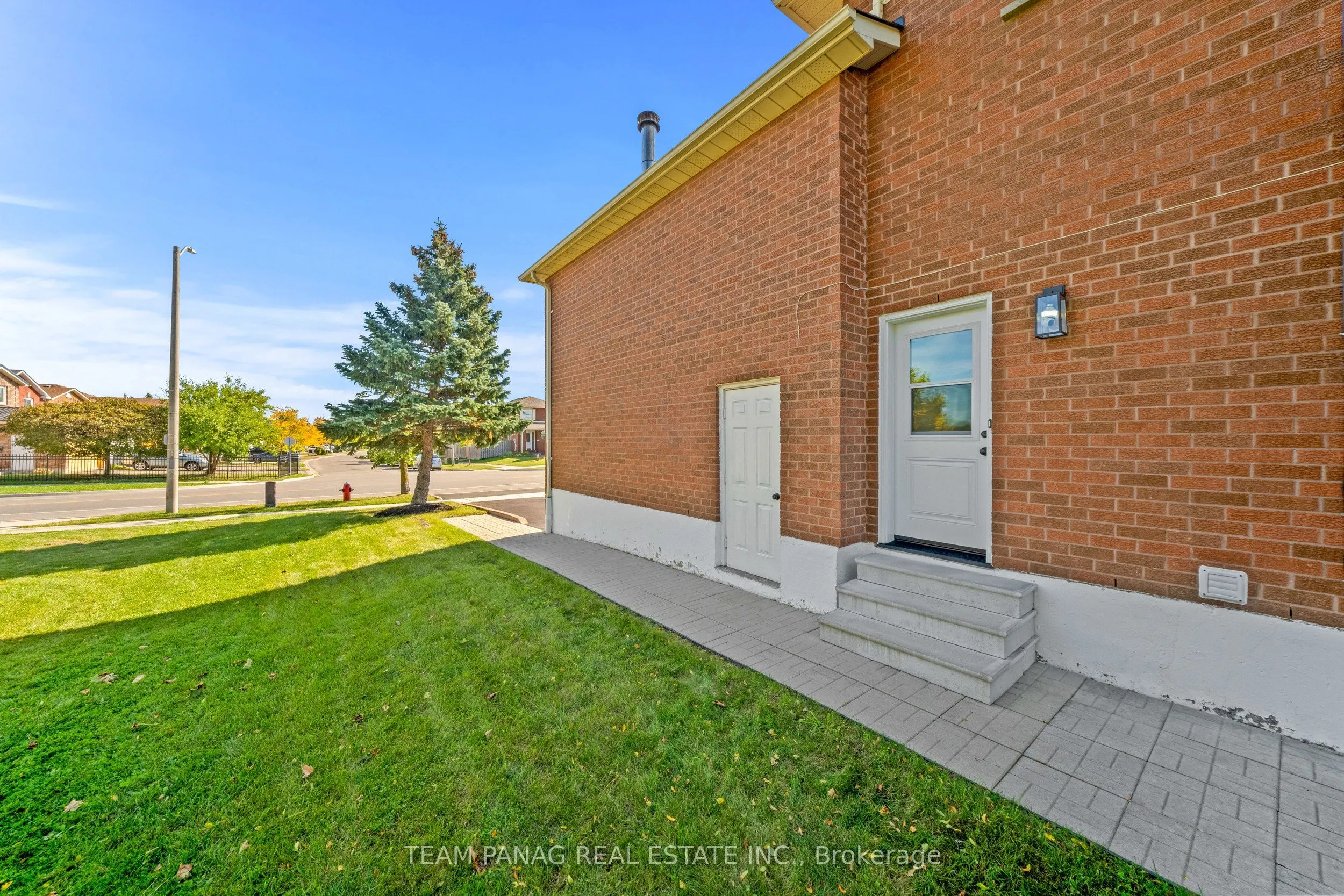 42 Kingknoll Drive