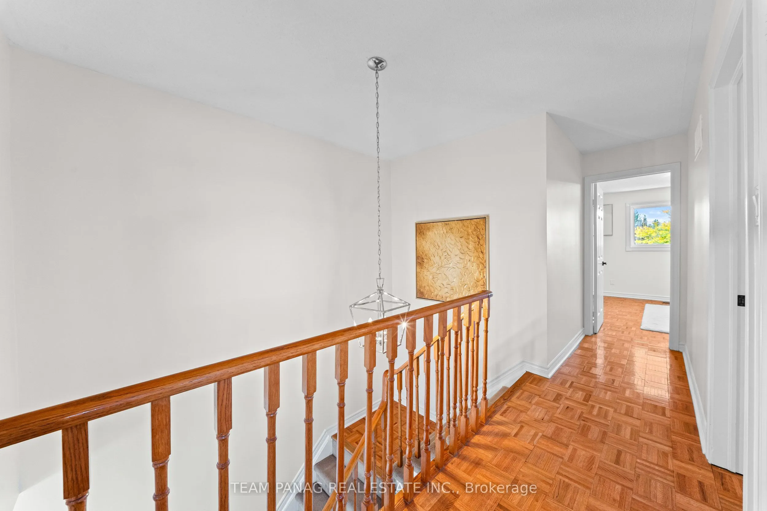 42 Kingknoll Drive
