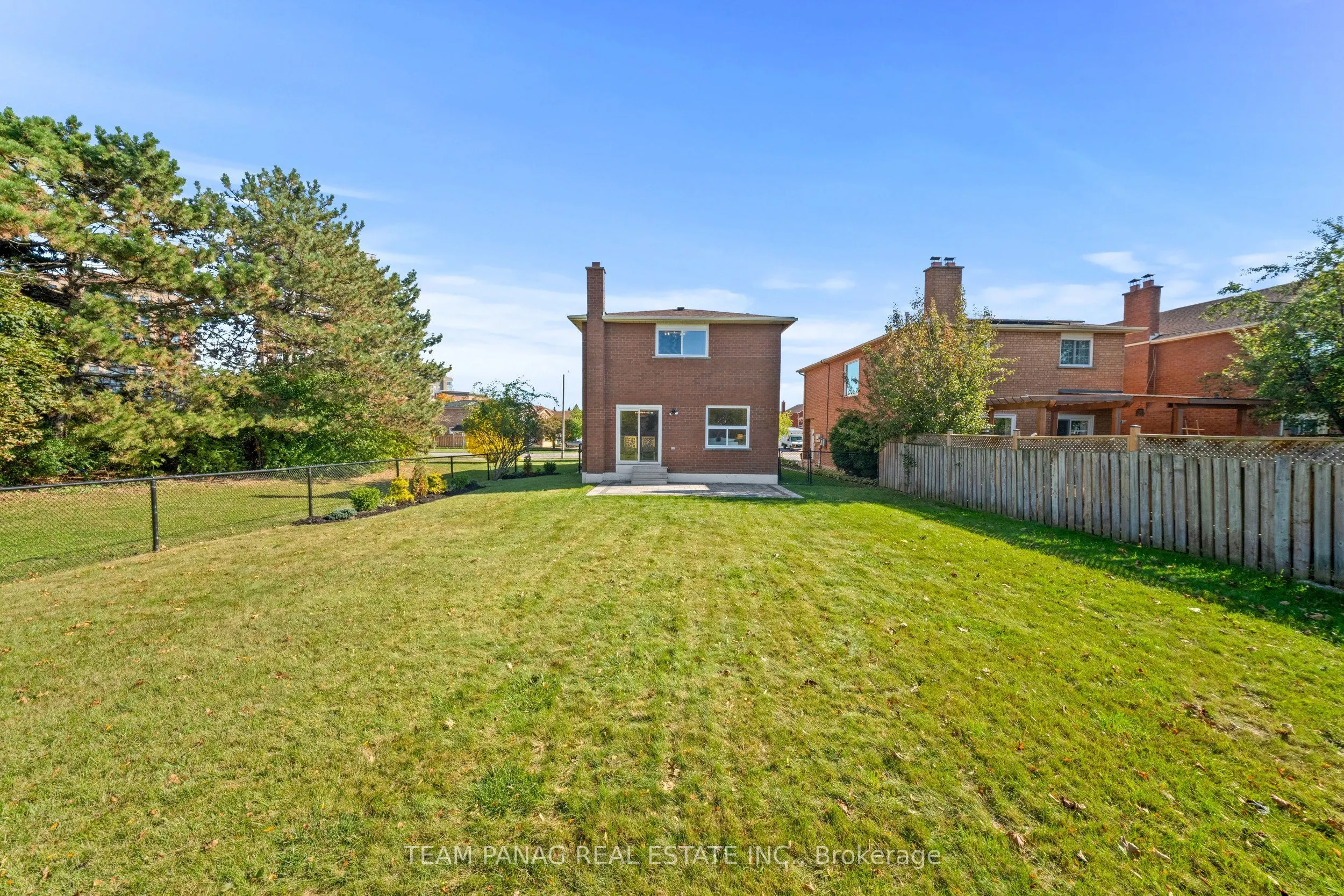 42 Kingknoll Drive