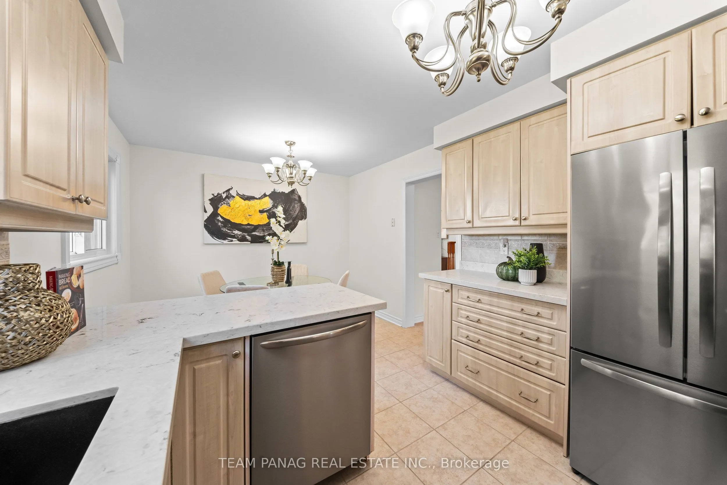 42 Kingknoll Drive