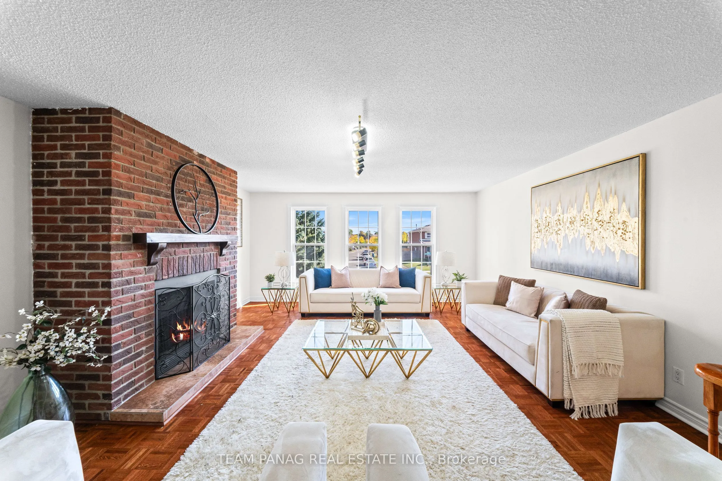 42 Kingknoll Drive