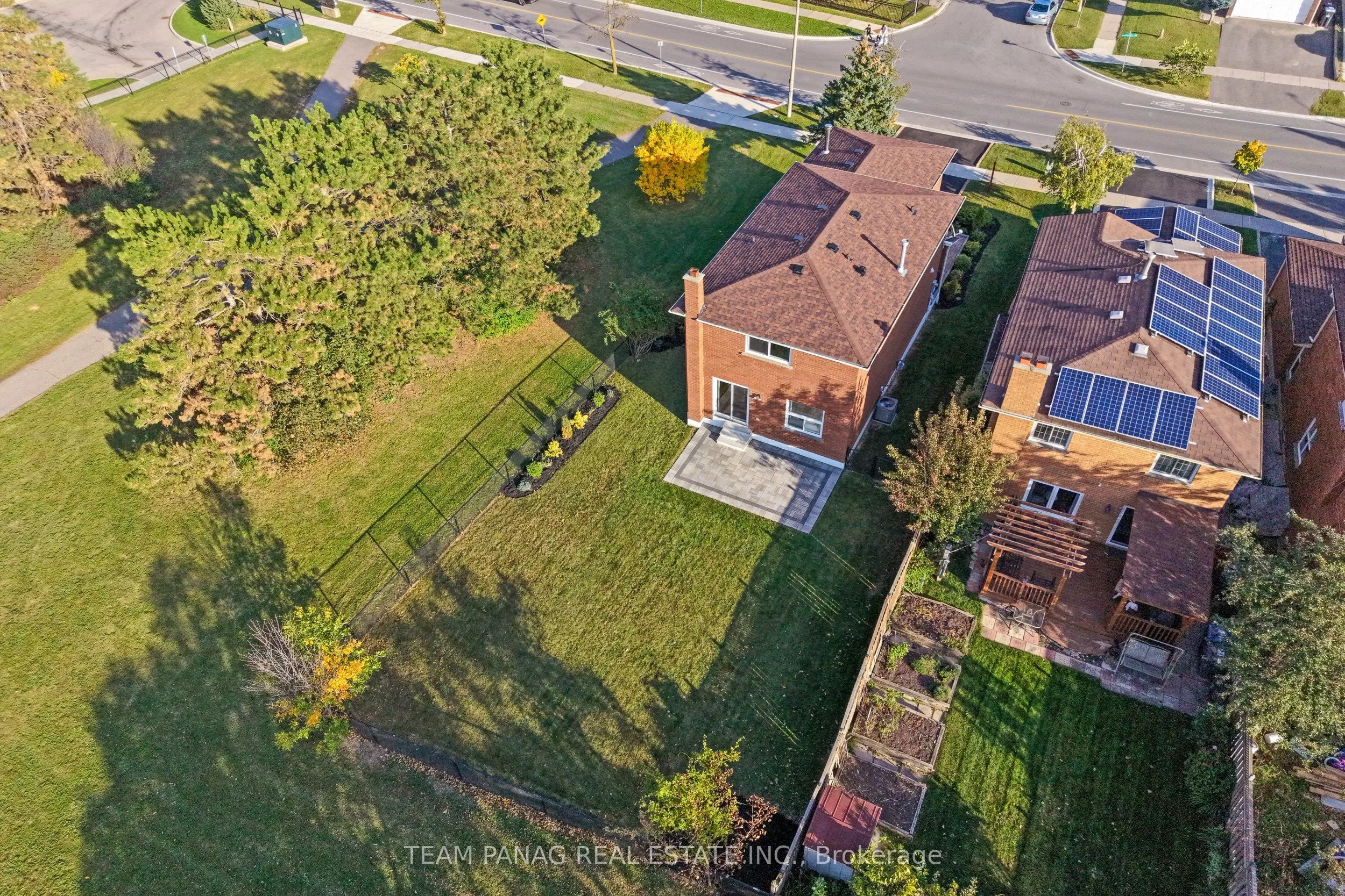 42 Kingknoll Drive