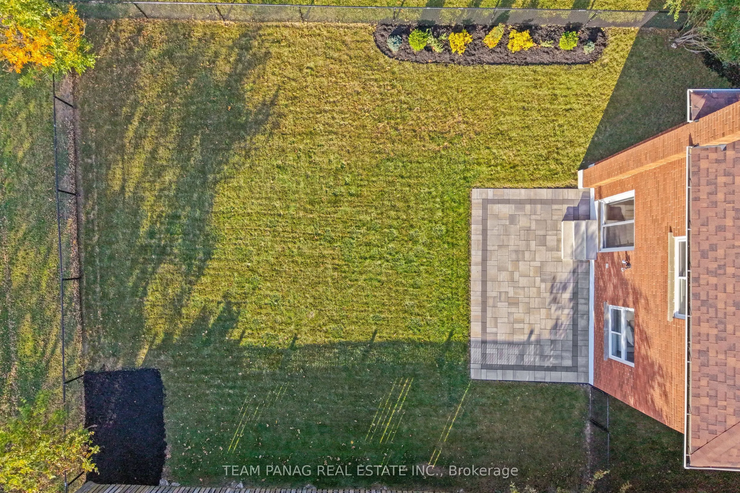 42 Kingknoll Drive