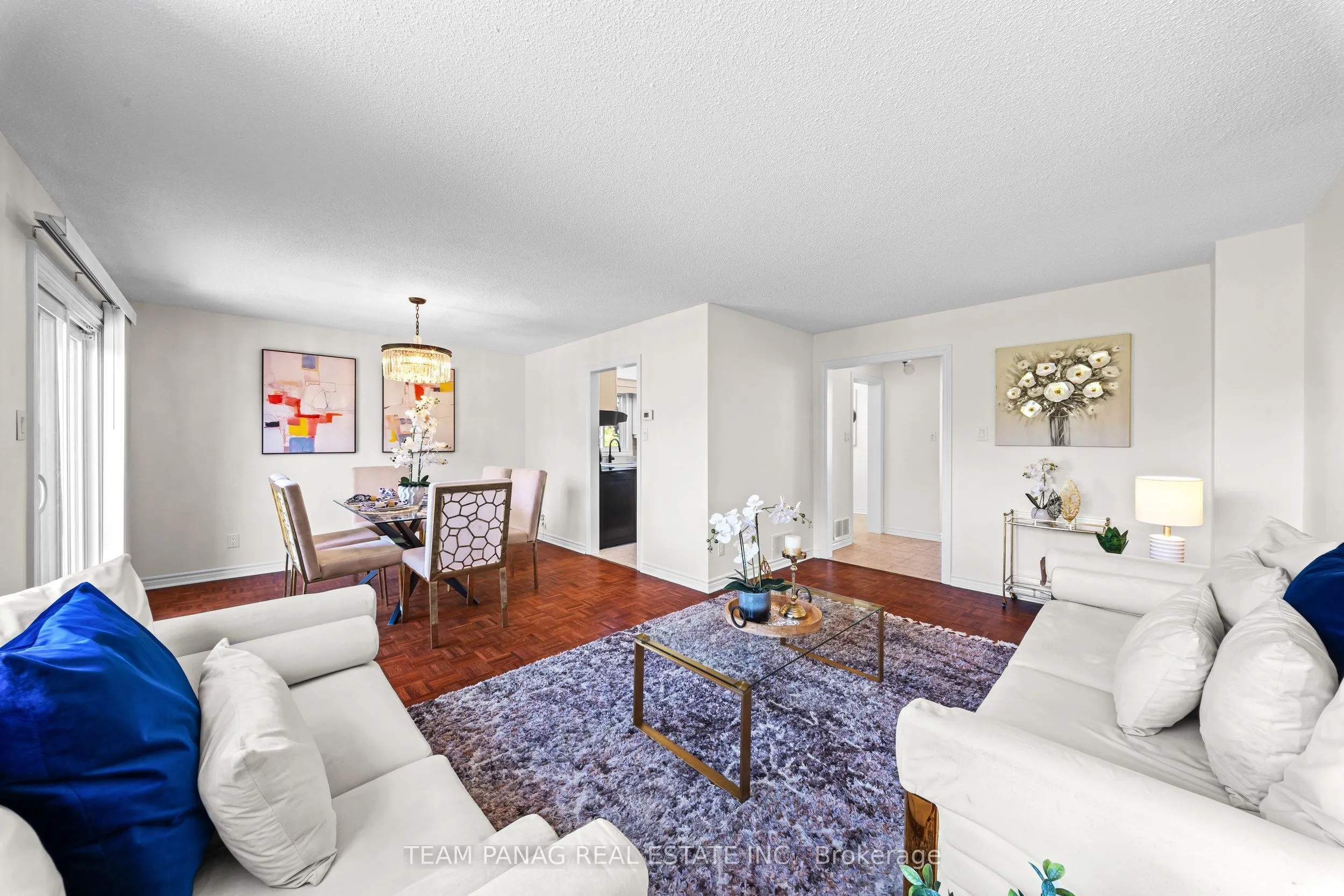 42 Kingknoll Drive