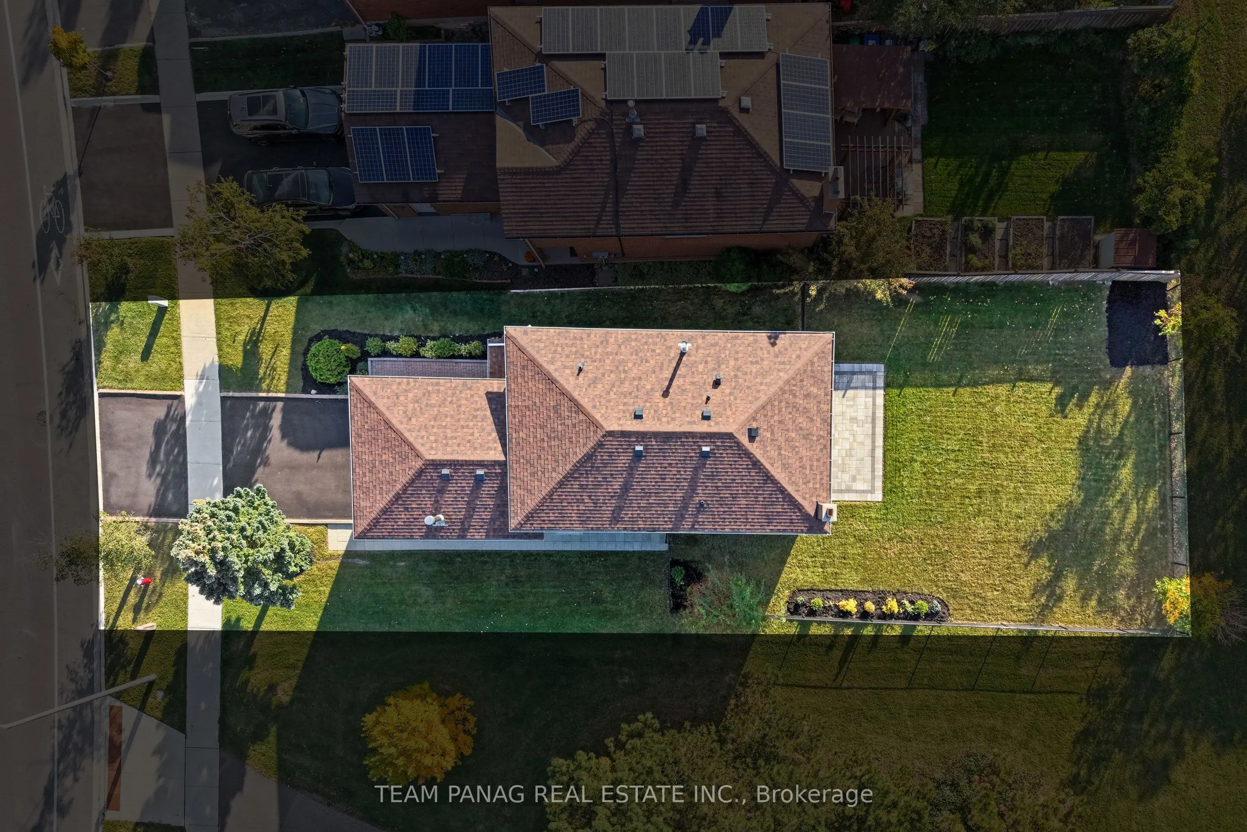 42 Kingknoll Drive