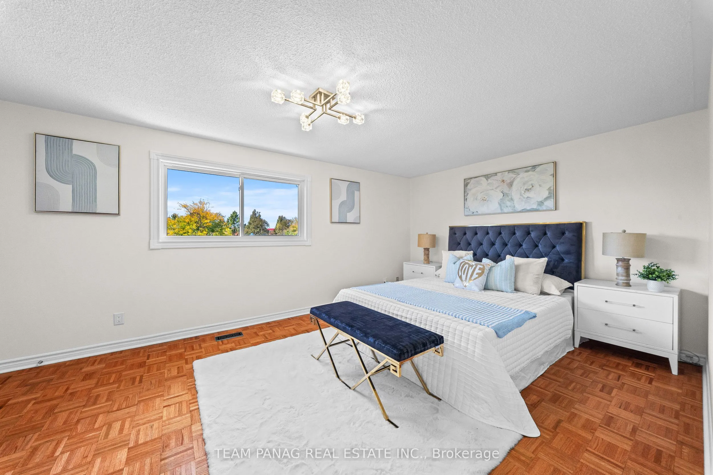 42 Kingknoll Drive