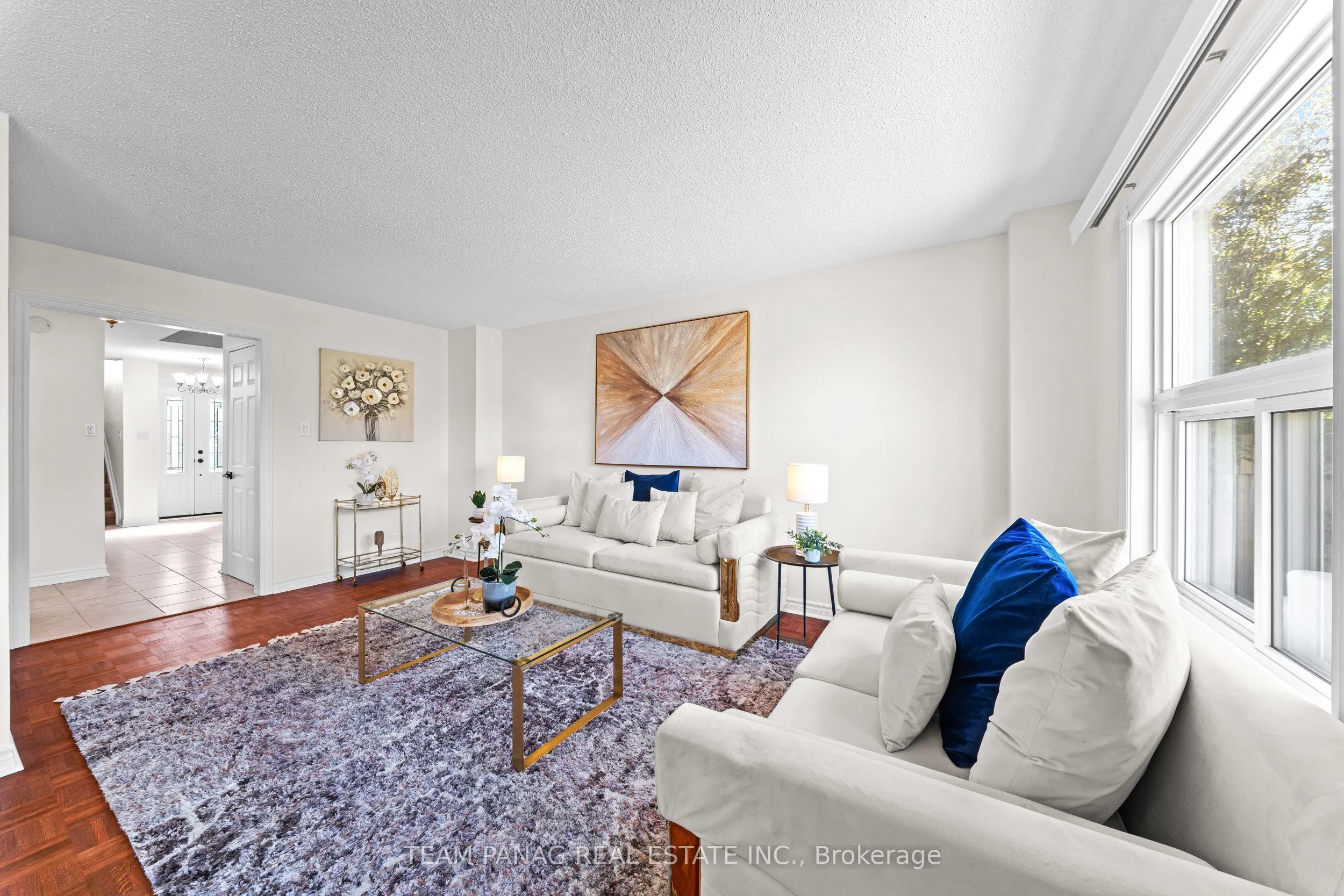 42 Kingknoll Drive