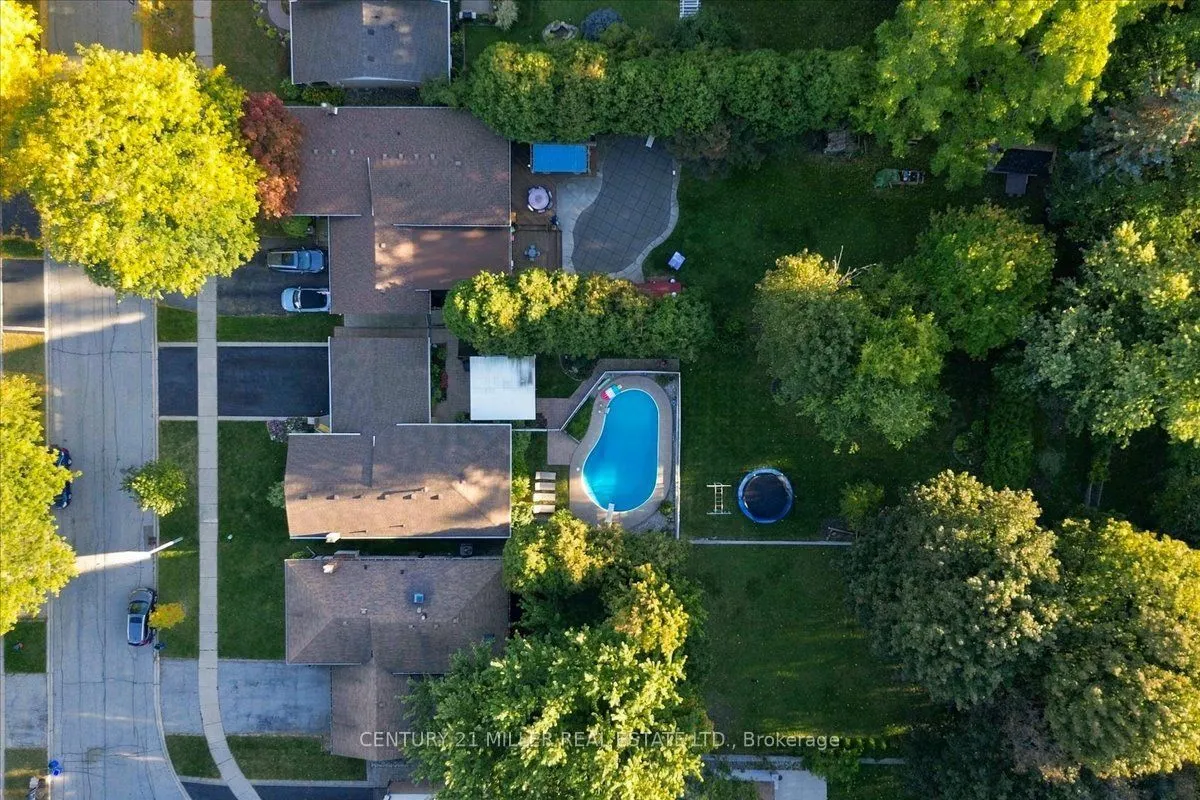 2044 Coral Crescent