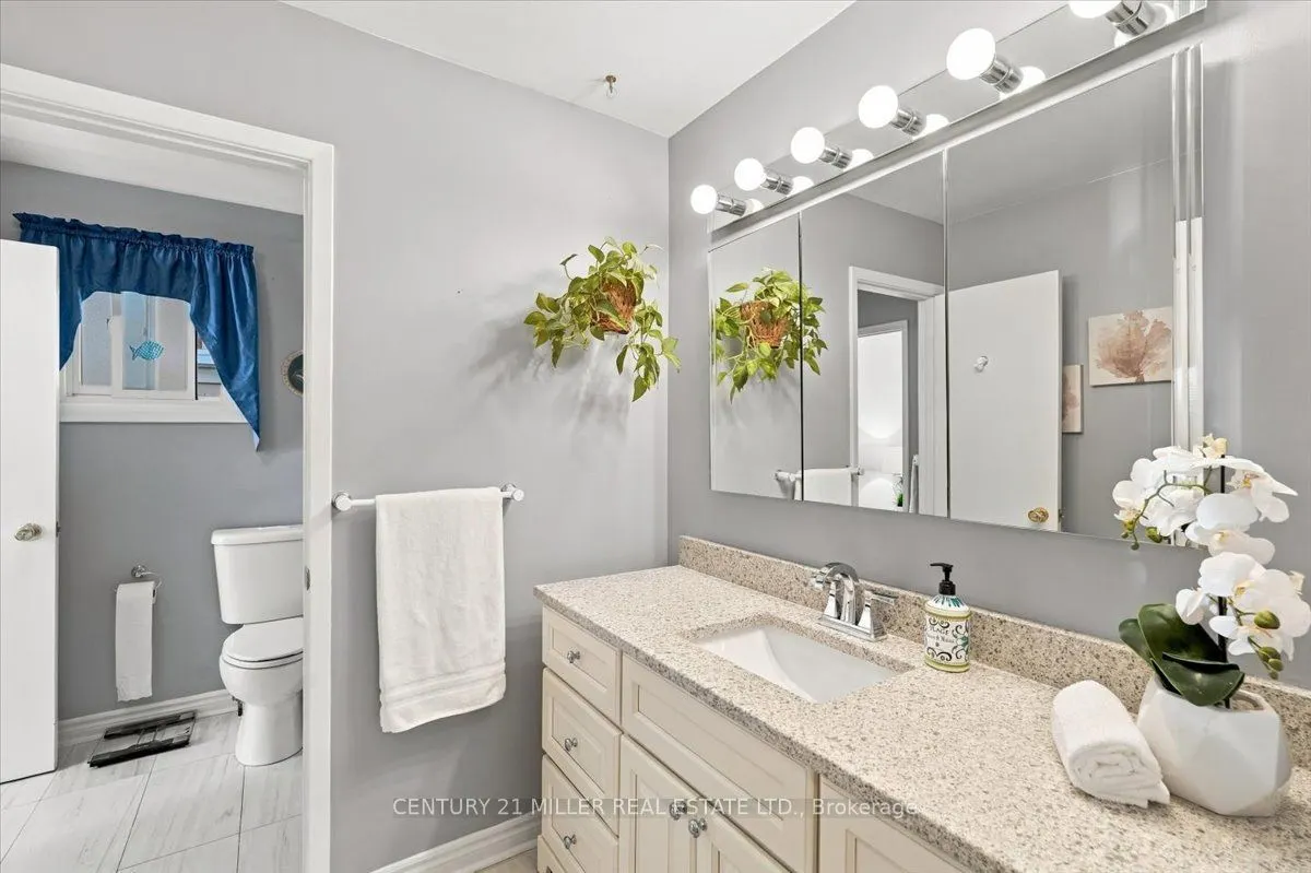 2044 Coral Crescent