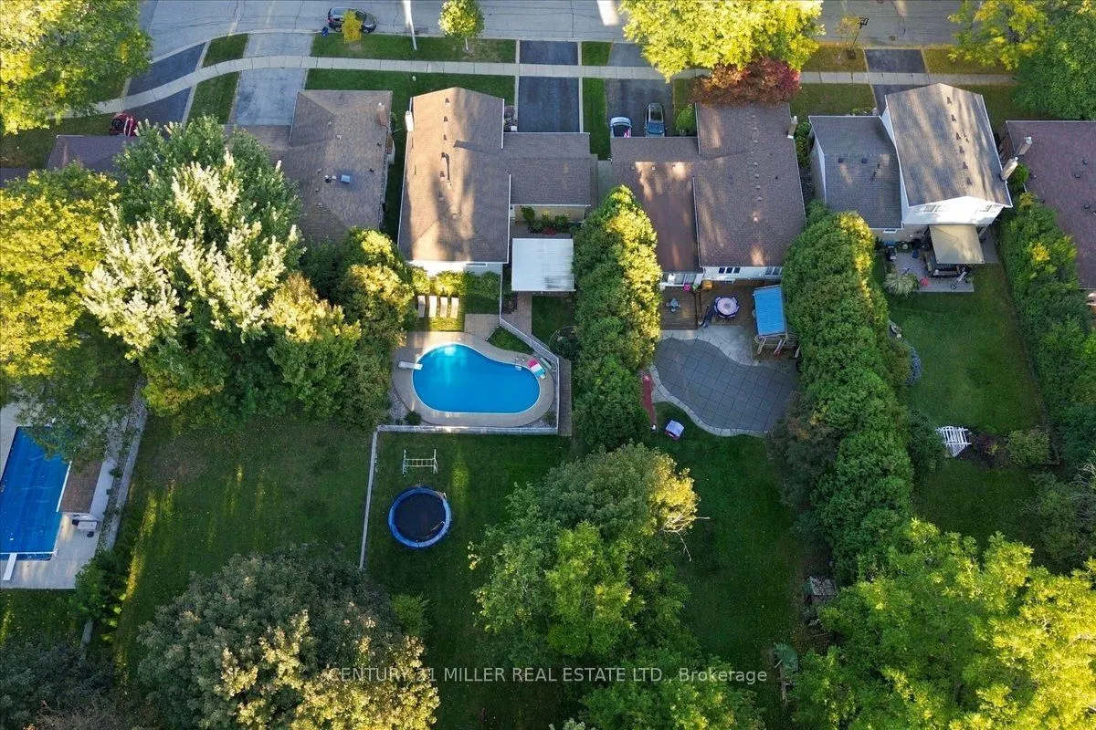 2044 Coral Crescent