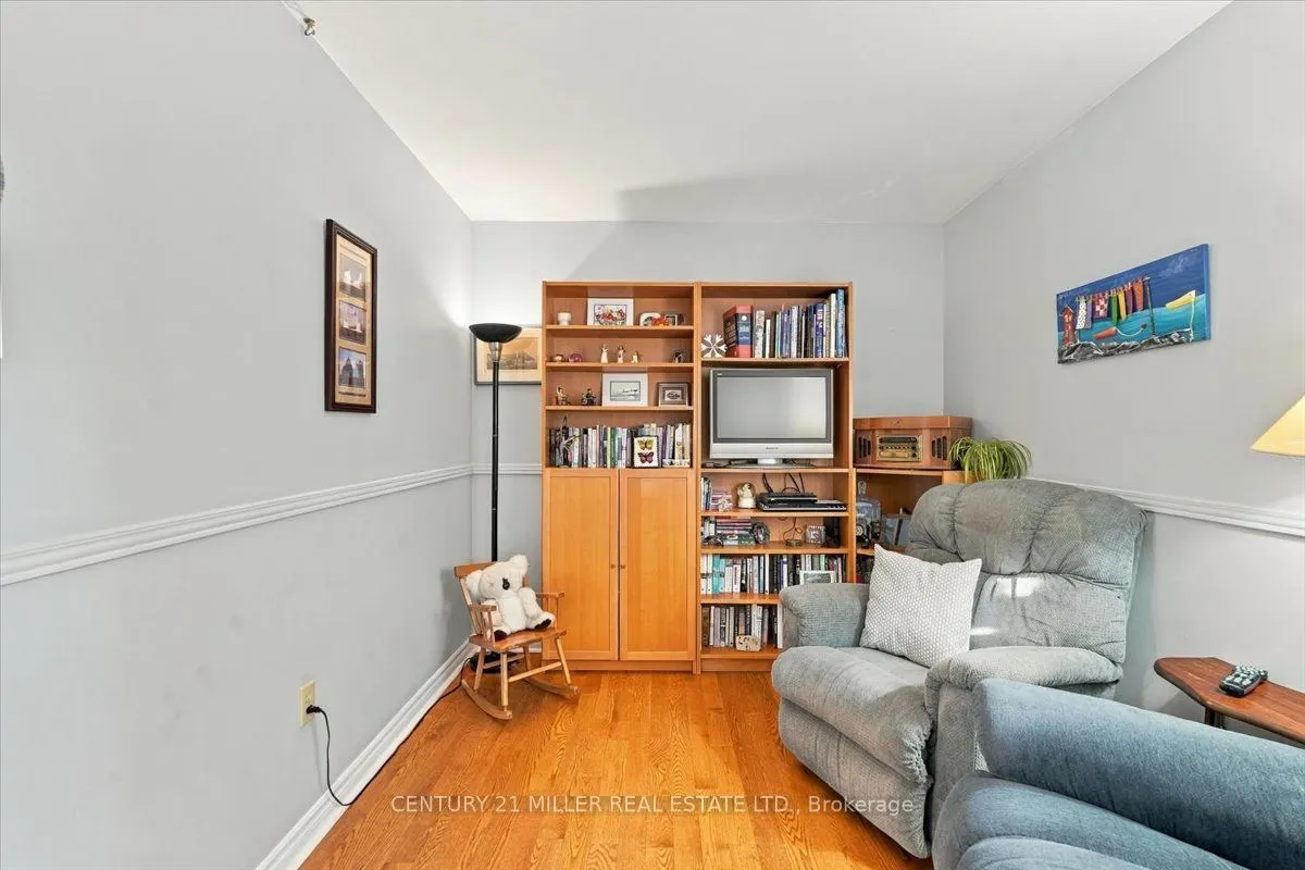 2044 Coral Crescent