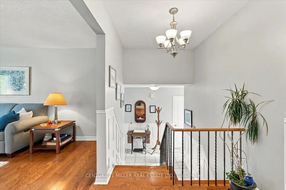2044 Coral Crescent