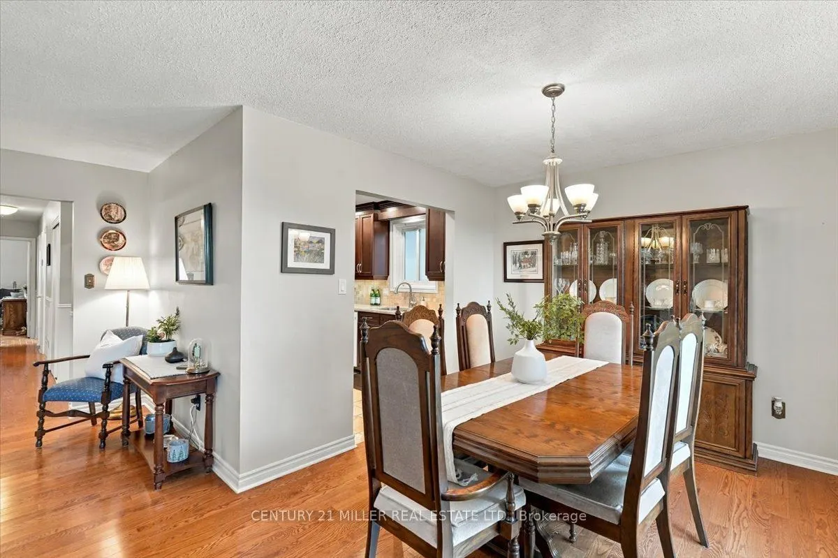 2044 Coral Crescent