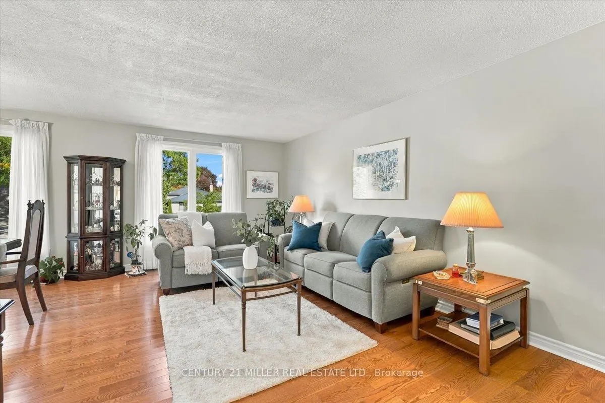 2044 Coral Crescent