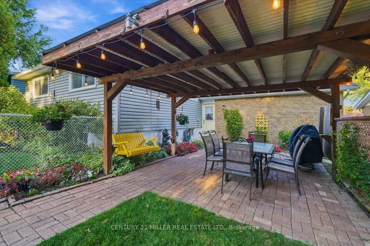 2044 Coral Crescent