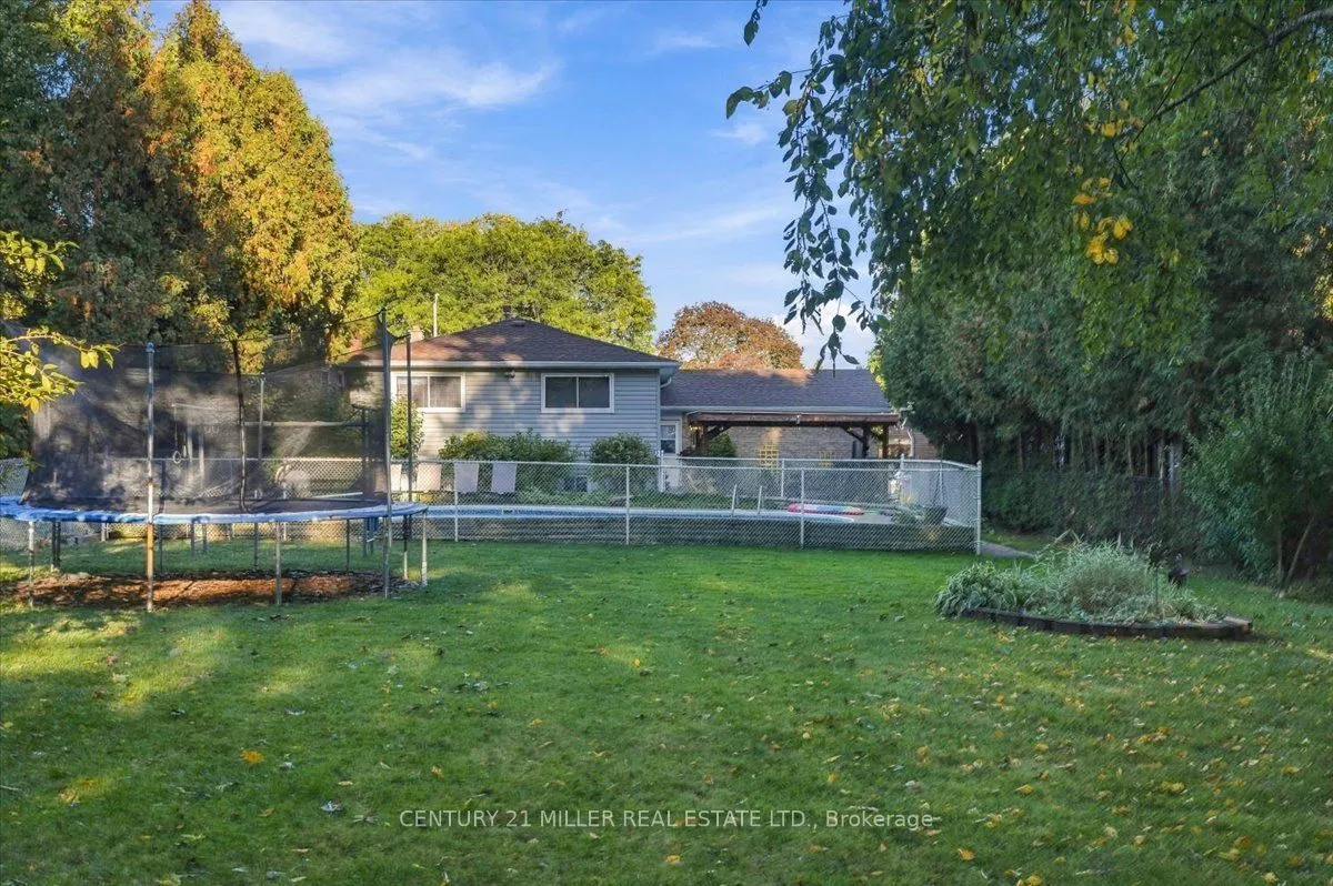 2044 Coral Crescent
