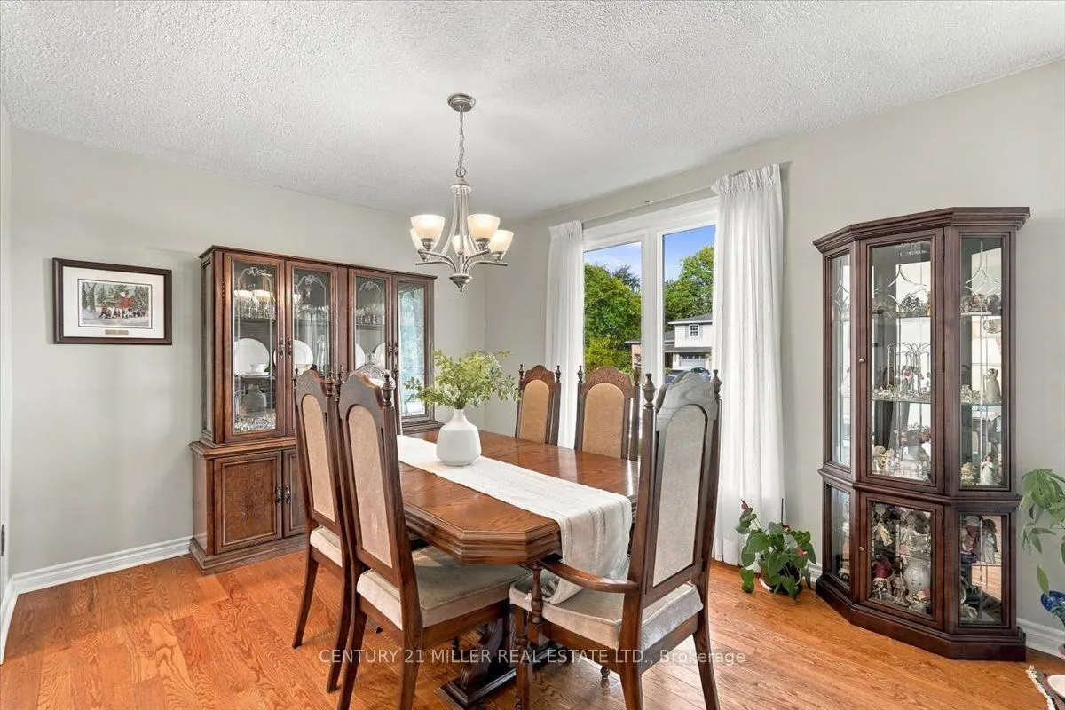 2044 Coral Crescent