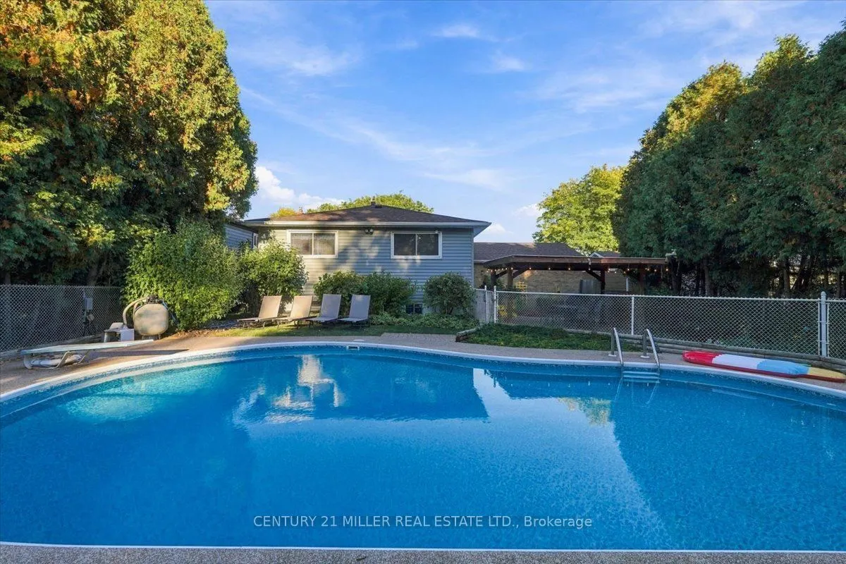 2044 Coral Crescent