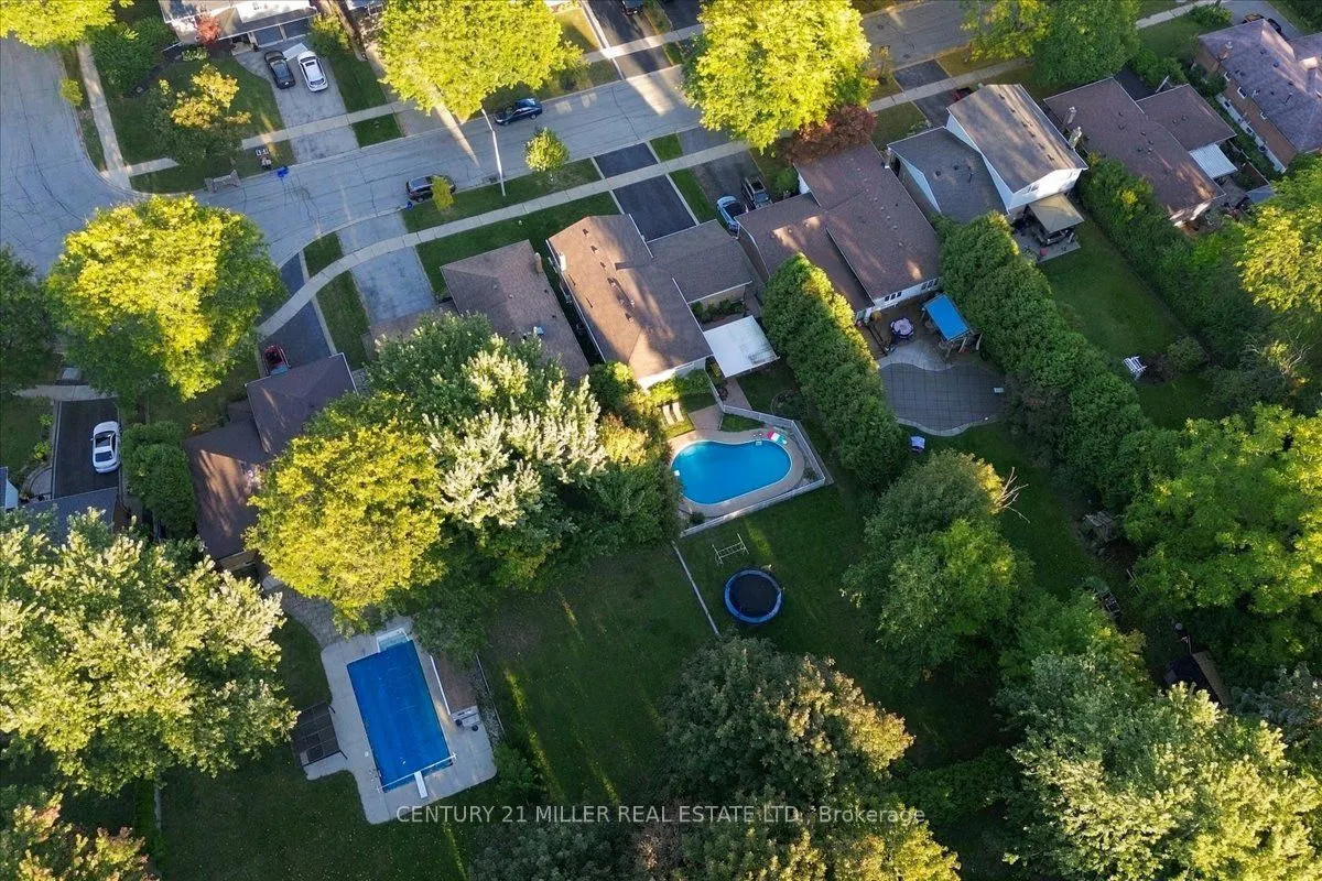 2044 Coral Crescent
