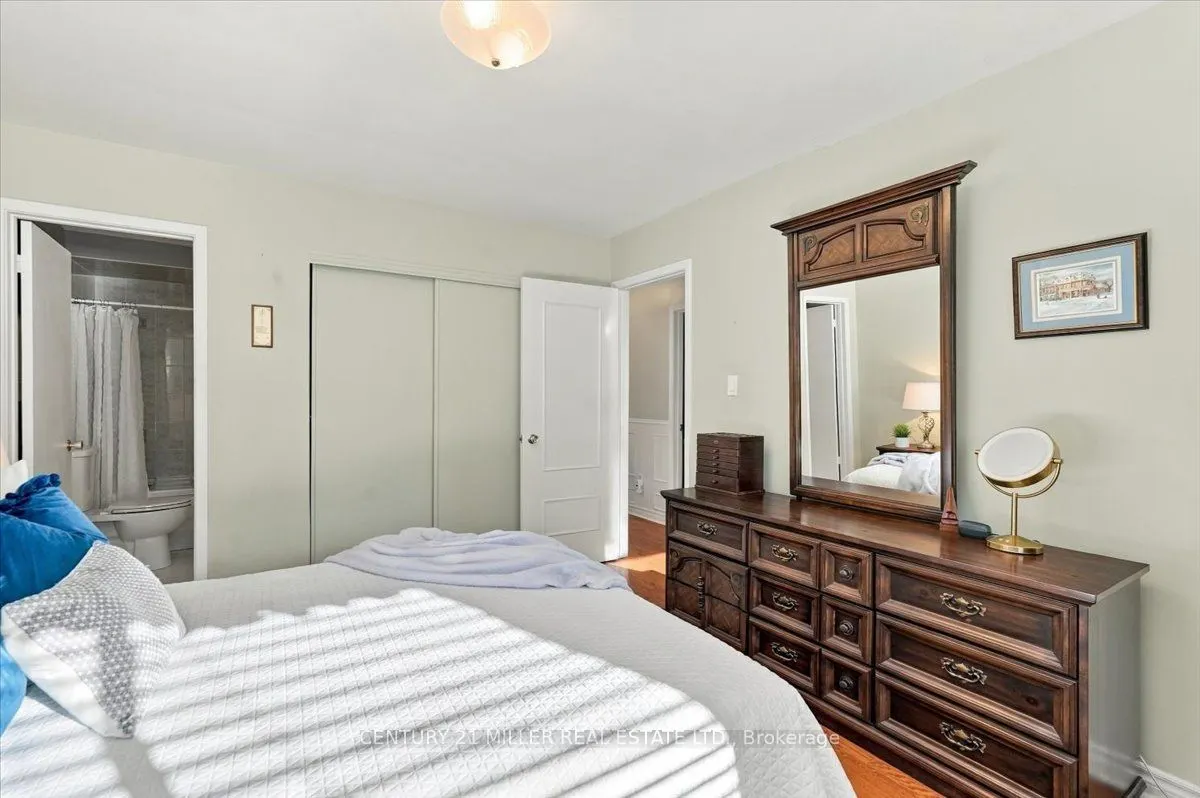 2044 Coral Crescent