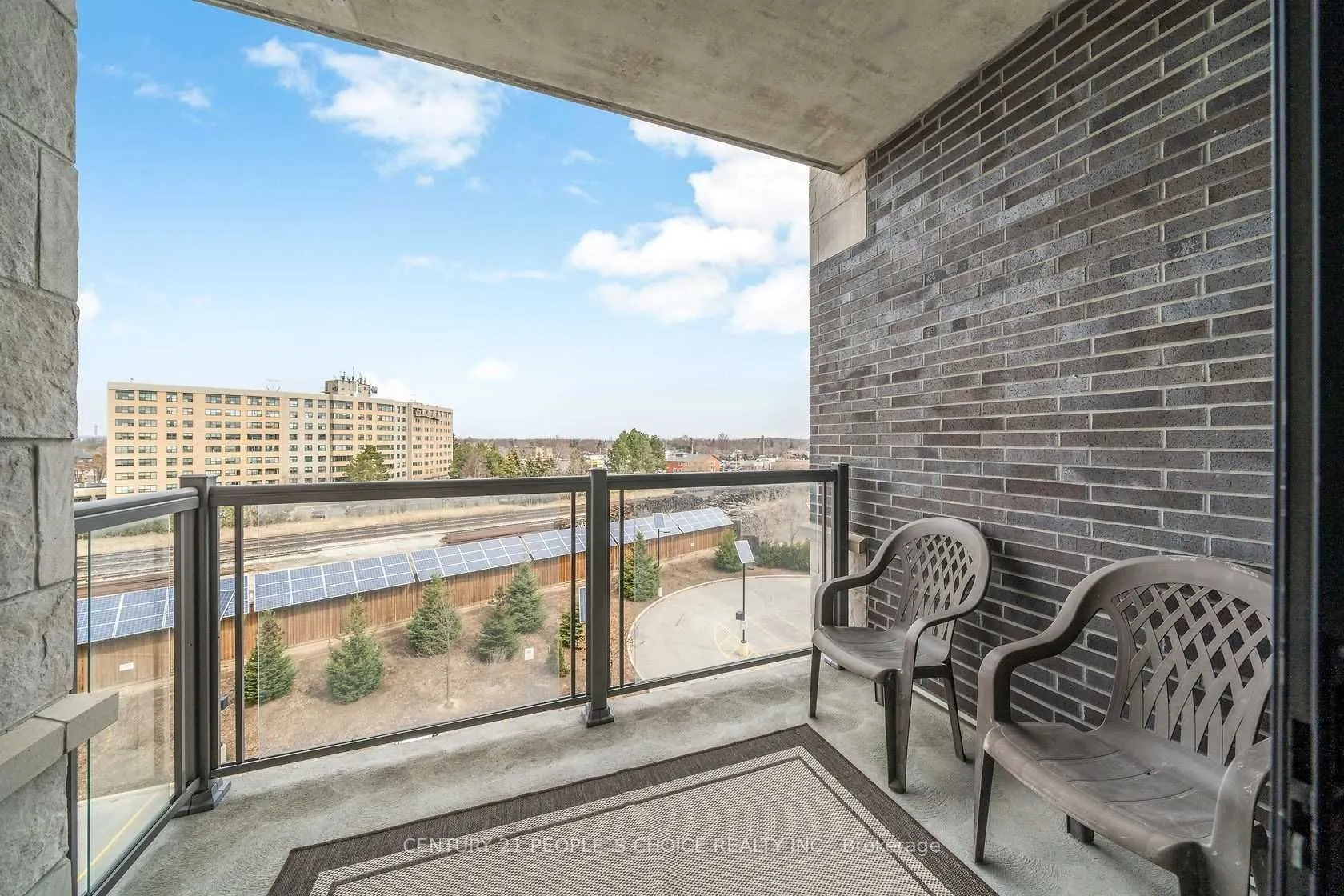 383 Main Street E #526