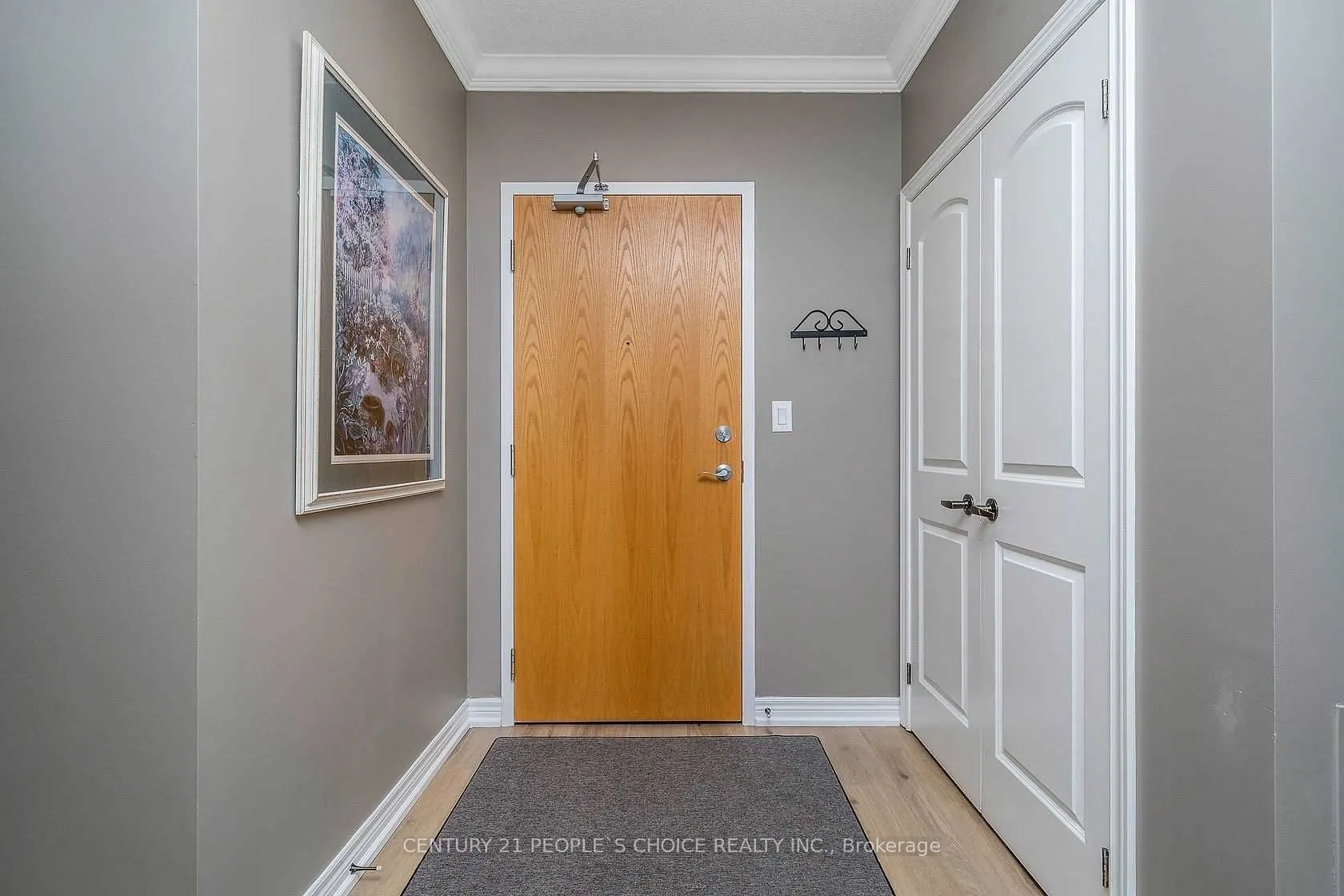 383 Main Street E #526