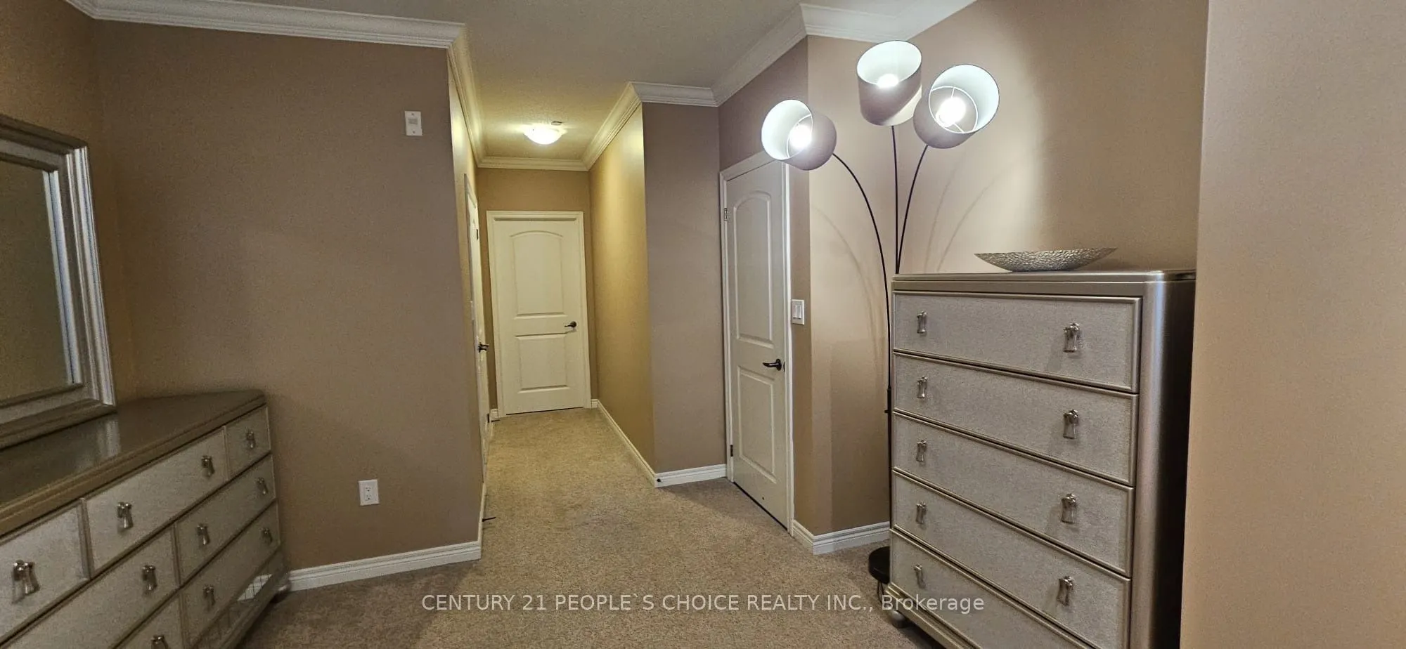 383 Main Street E #526
