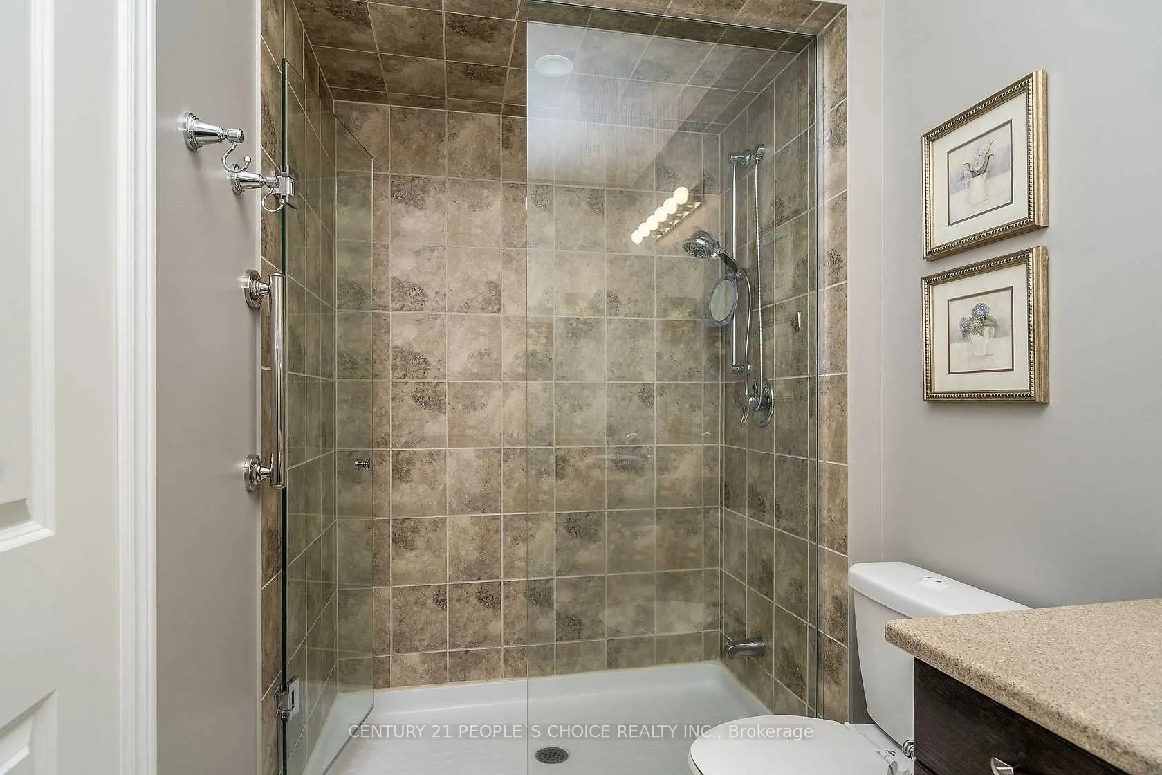 383 Main Street E #526