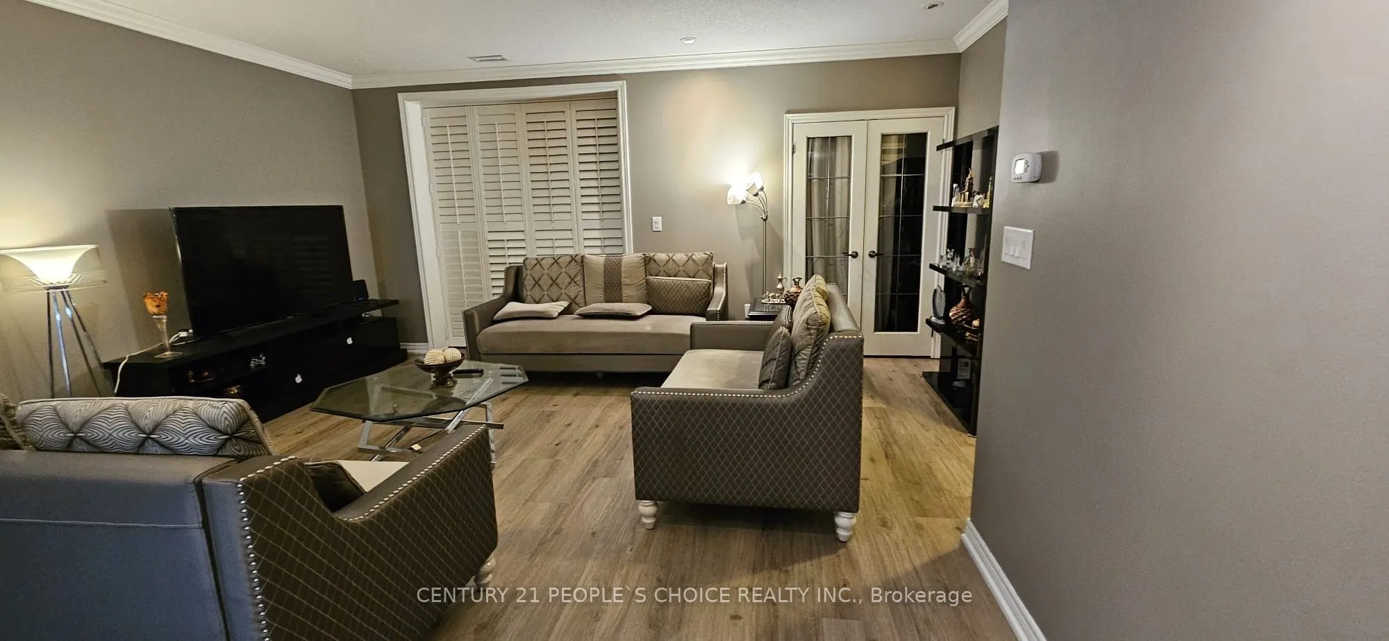 383 Main Street E #526