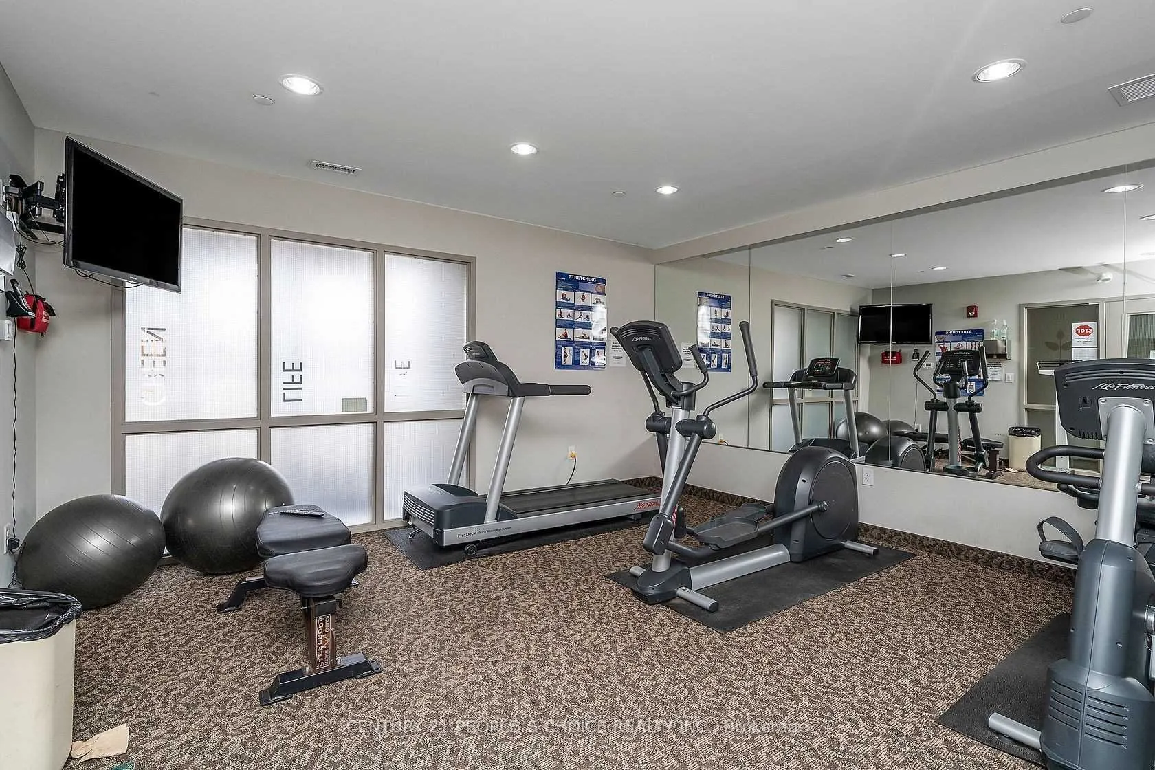 383 Main Street E #526