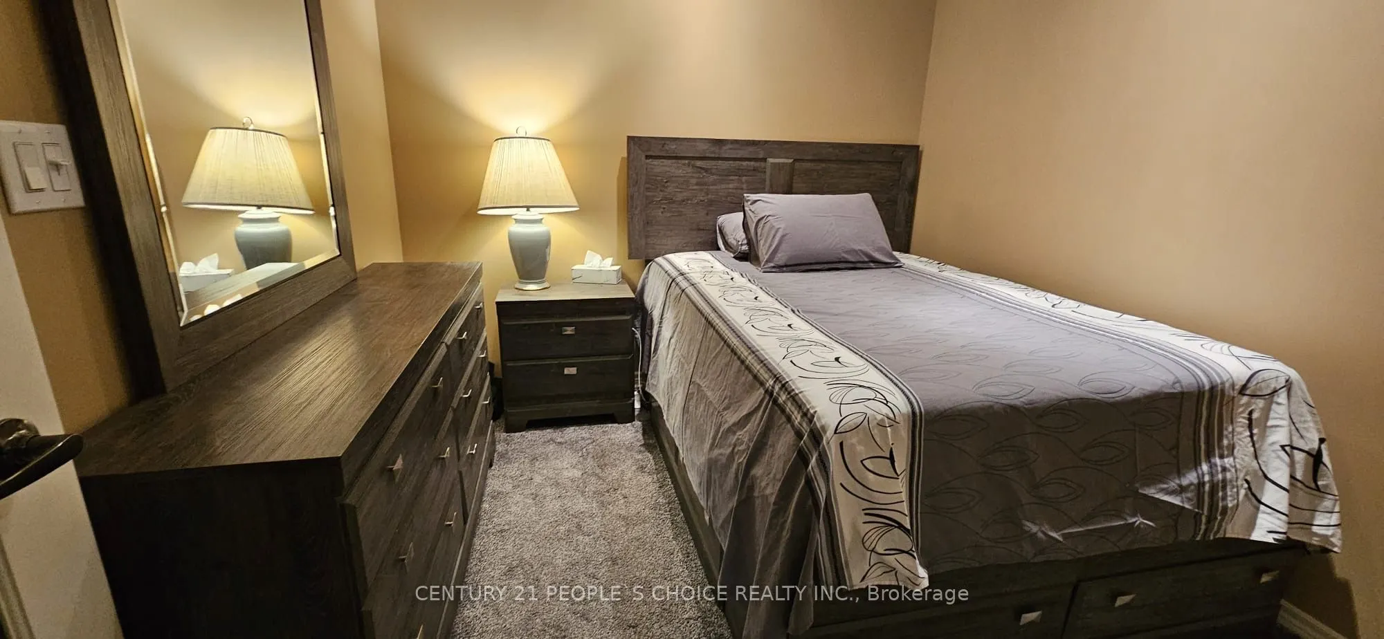 383 Main Street E #526