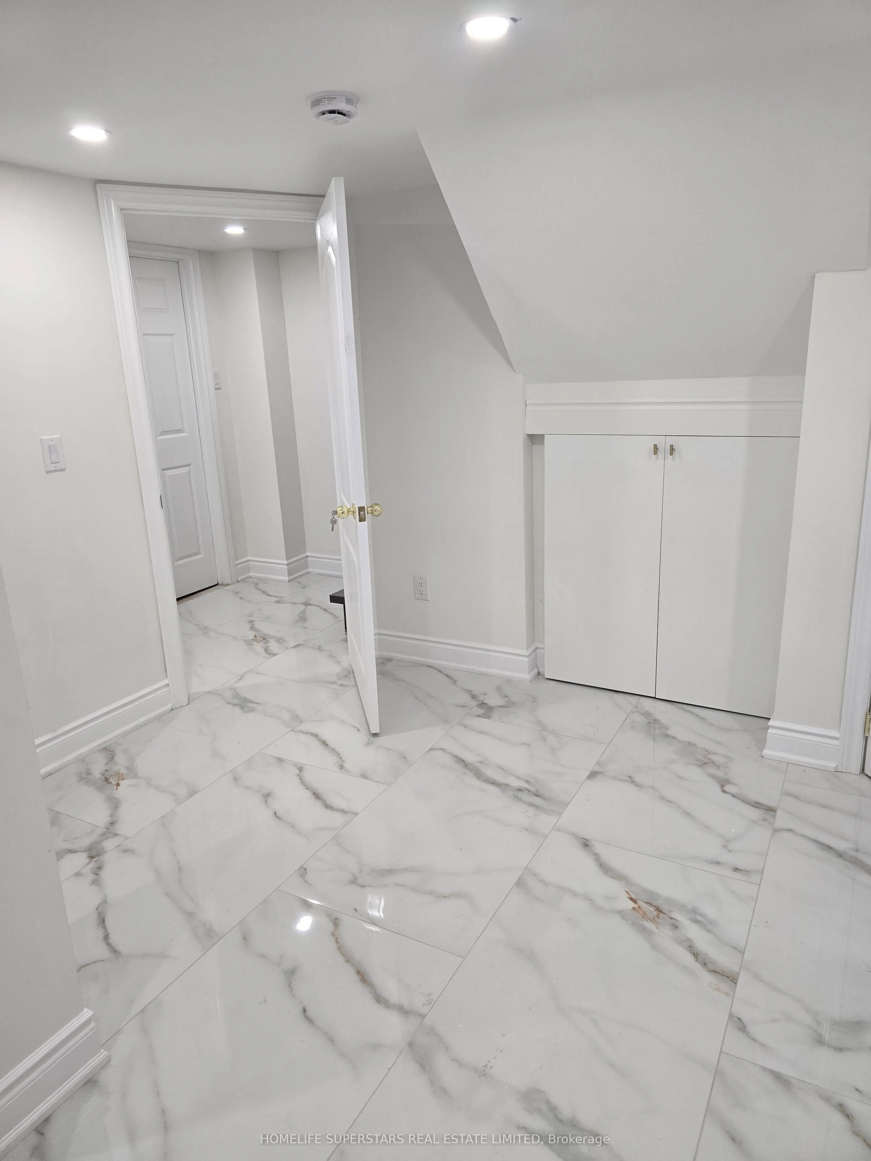 918 Islington (Bsmnt) Avenue