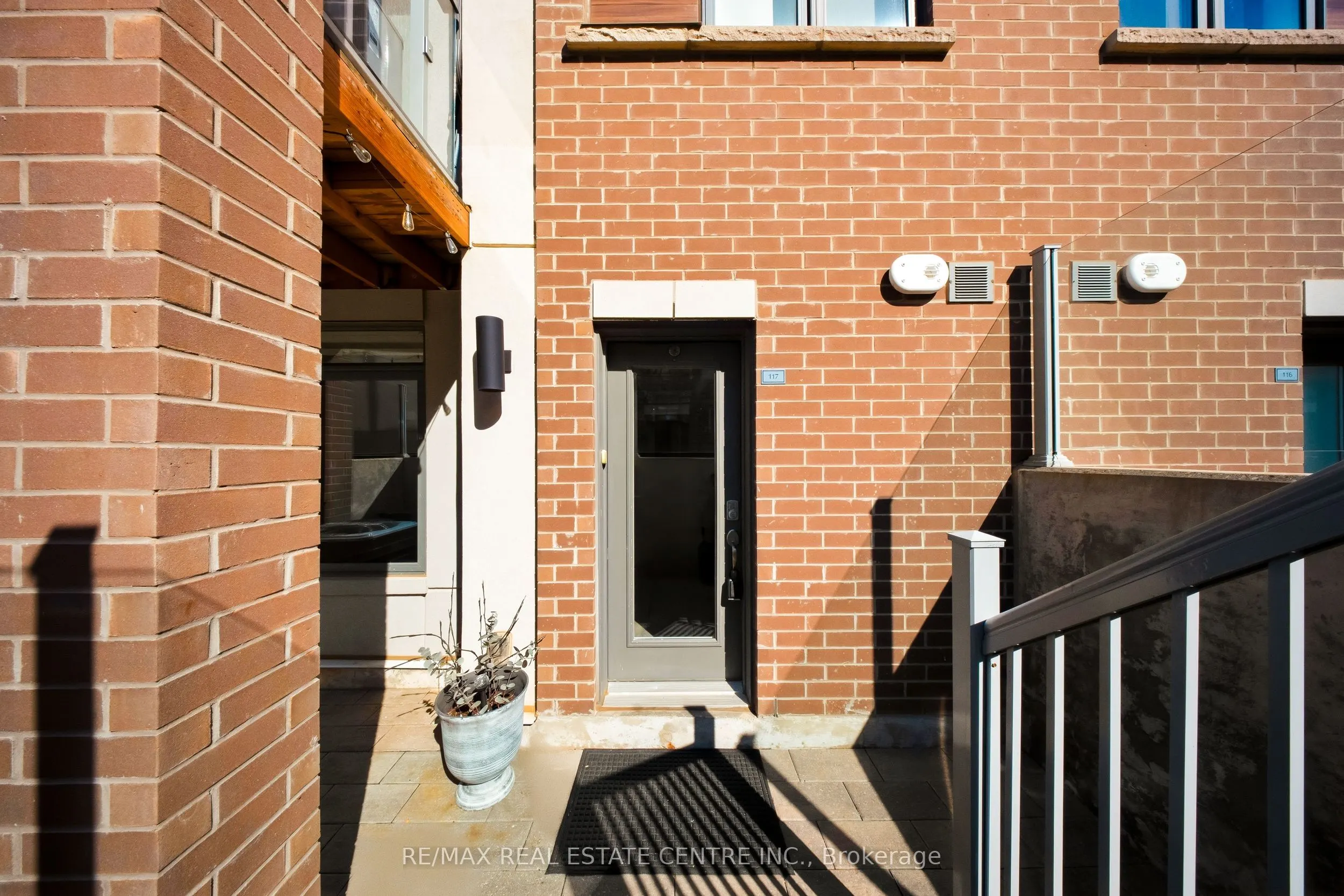 3078 Sixth Line #117