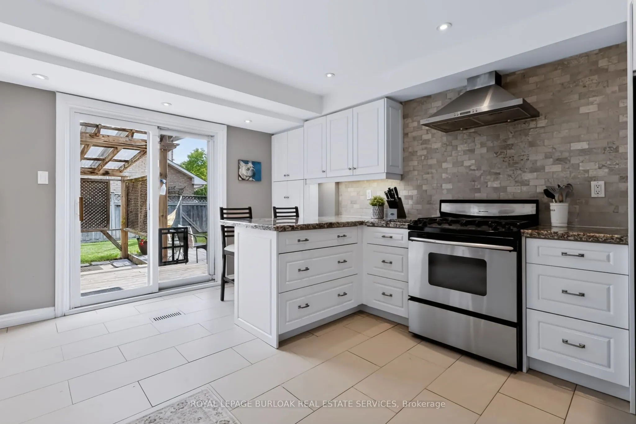 4248 Dunvegan Road