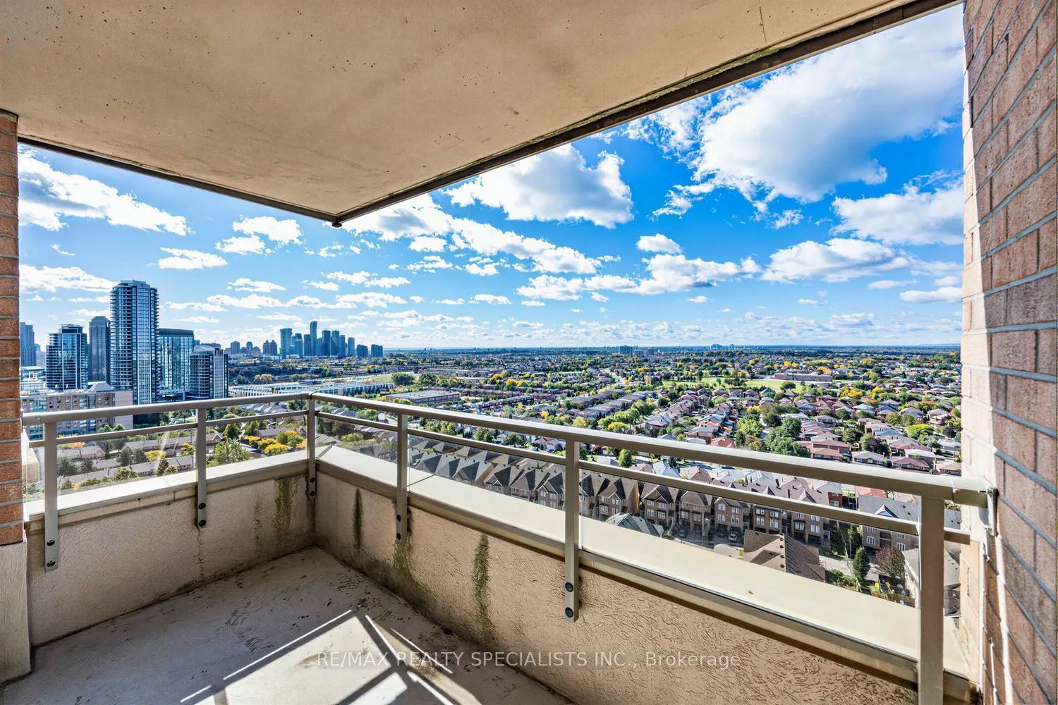 55 Strathaven Drive W #2011