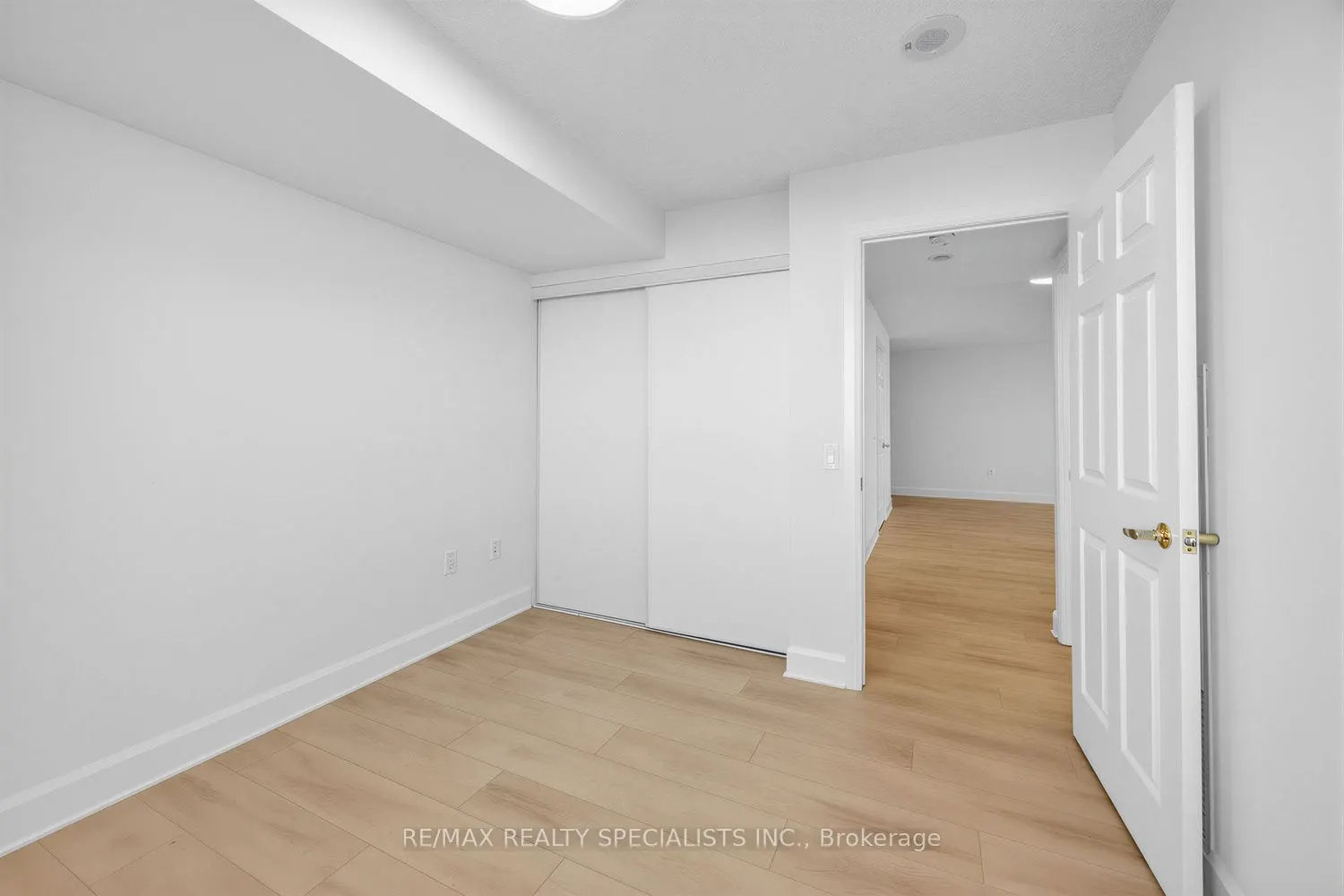 55 Strathaven Drive W #2011