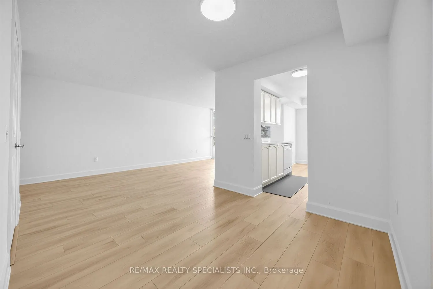 55 Strathaven Drive W #2011