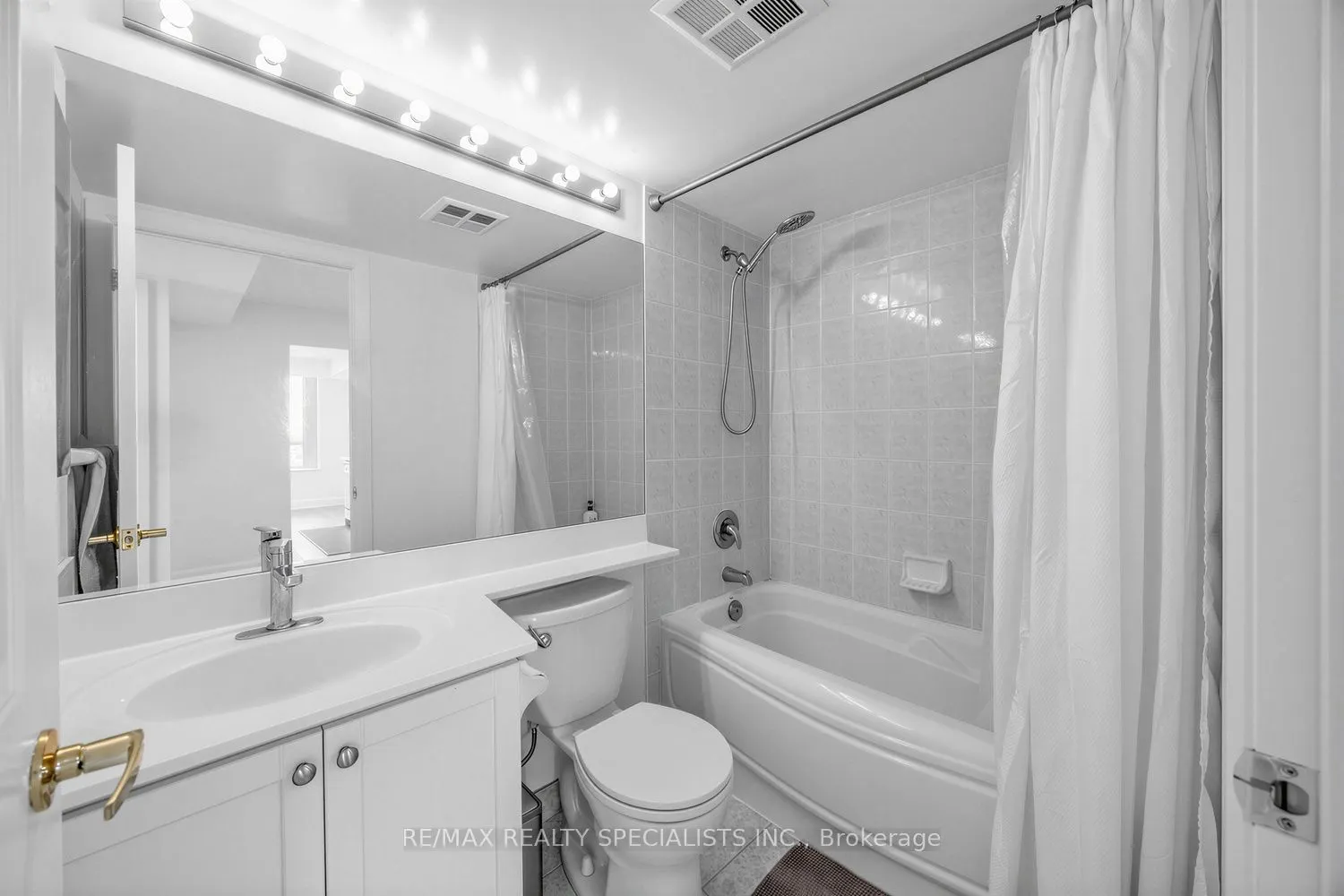 55 Strathaven Drive W #2011