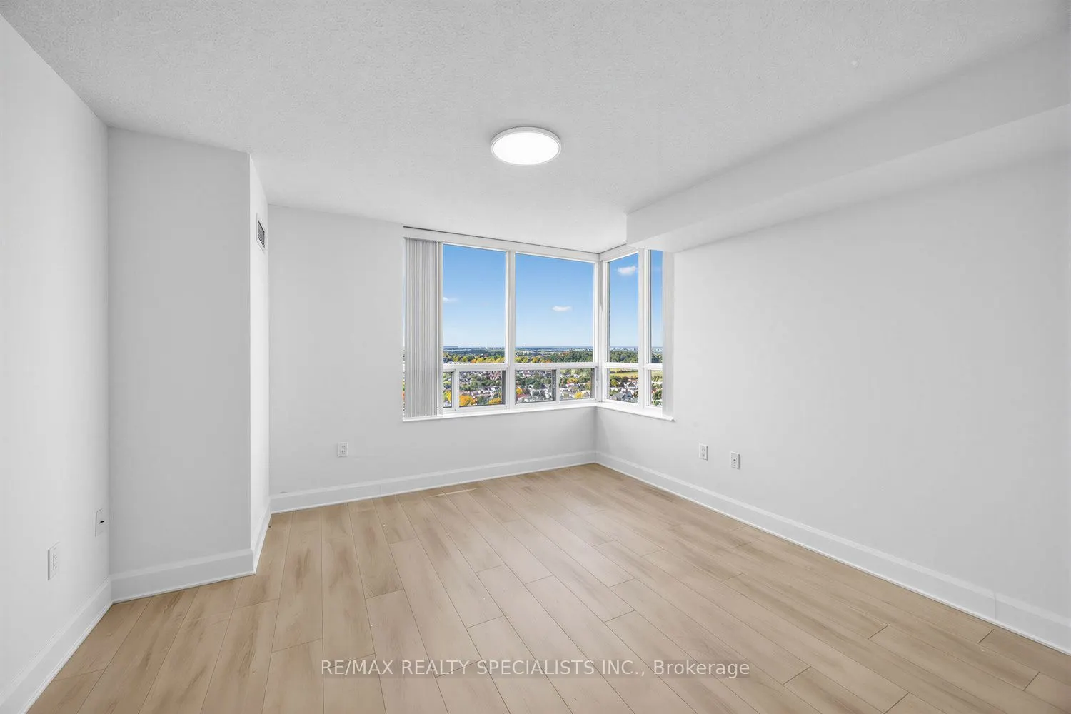 55 Strathaven Drive W #2011