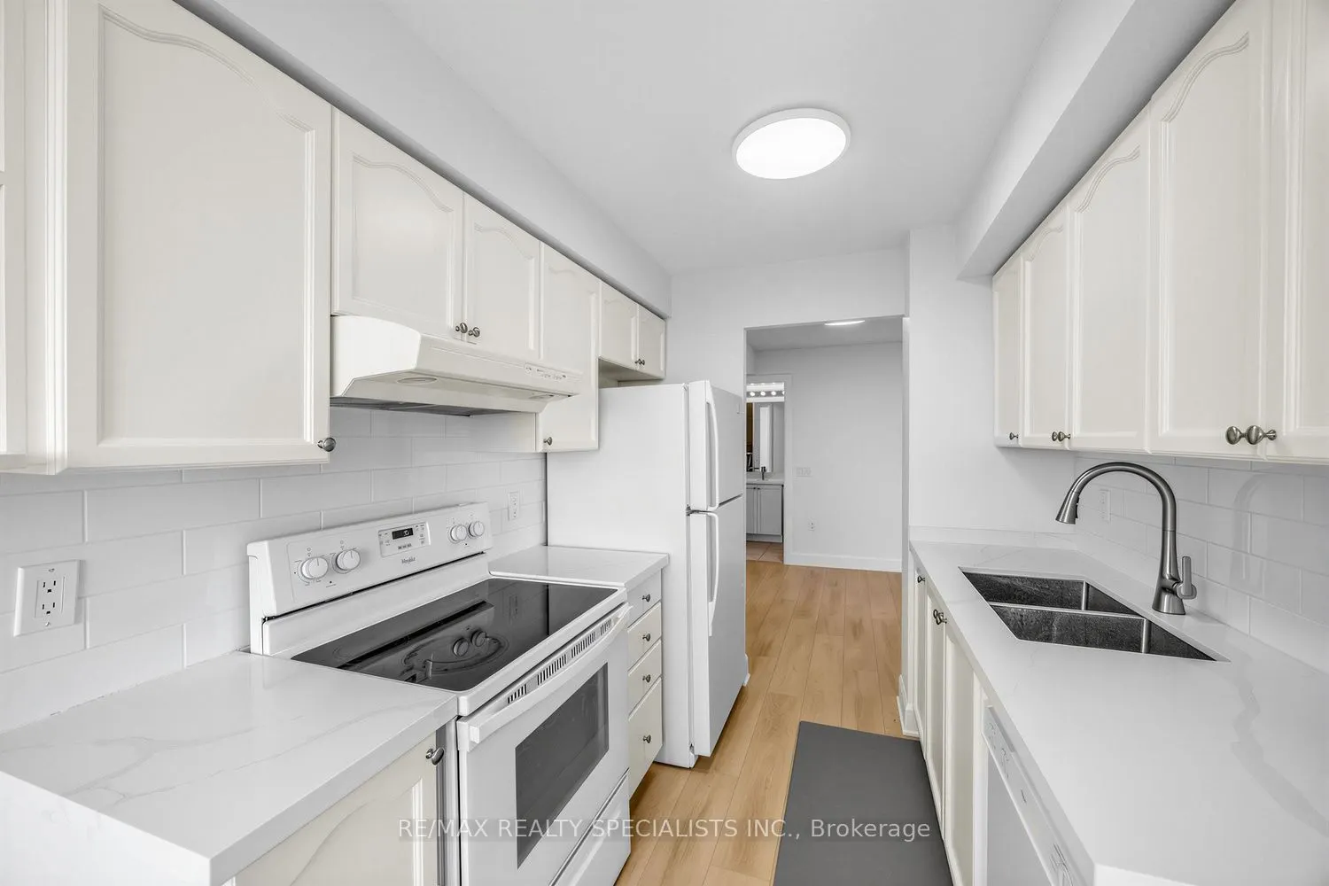 55 Strathaven Drive W #2011
